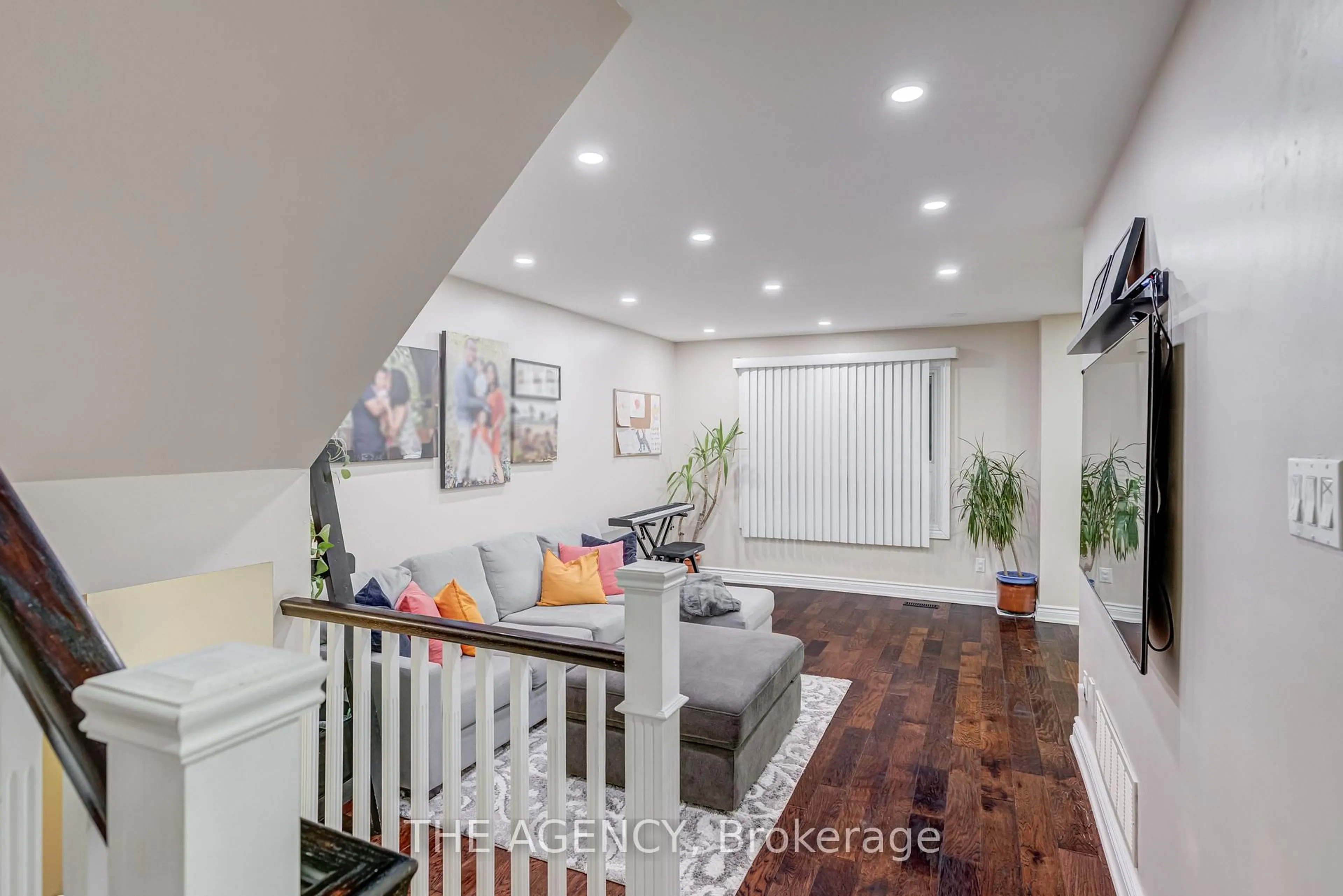 Unknown for 513 Alder Crt, Pickering Ontario L1V 4T2