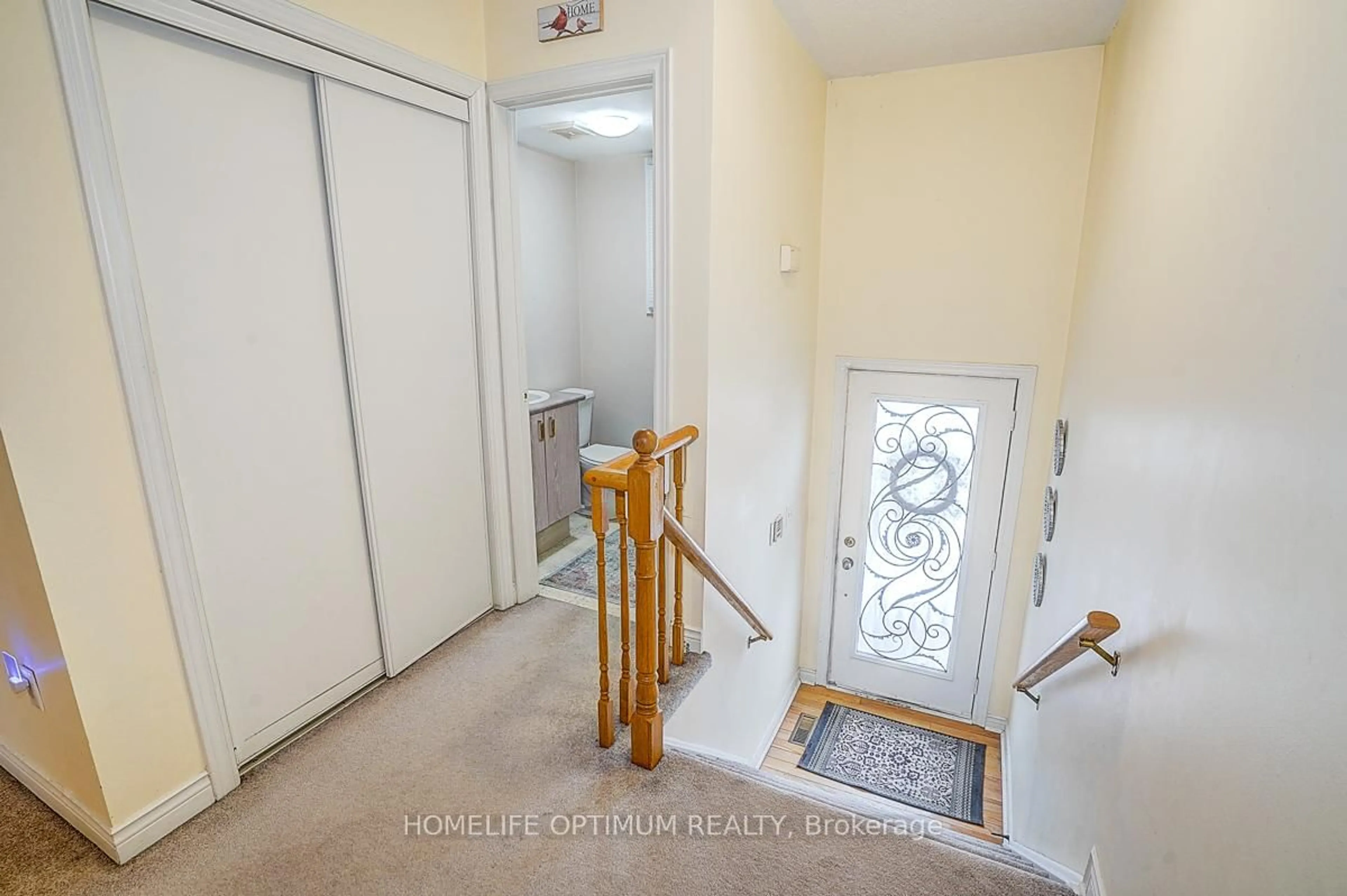 Indoor foyer for 4 Smales Dr, Ajax Ontario L1Z 1G5