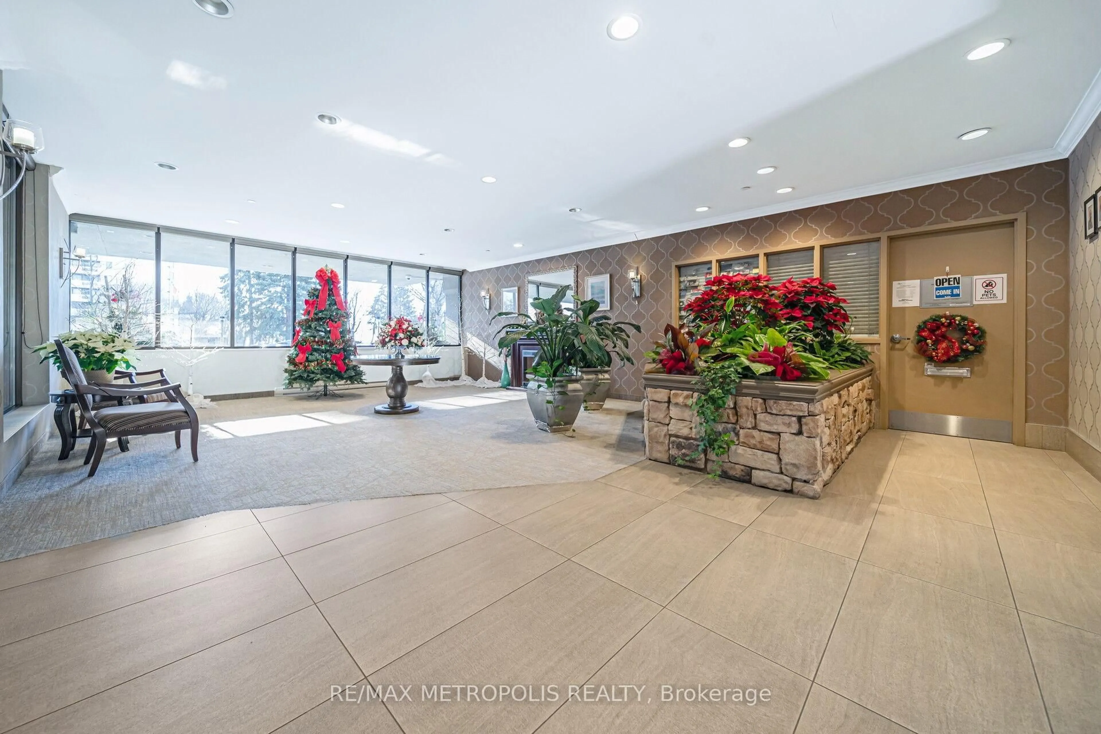 Lobby for 2330 Bridletowne Circ #2212, Toronto Ontario M1W 3P6