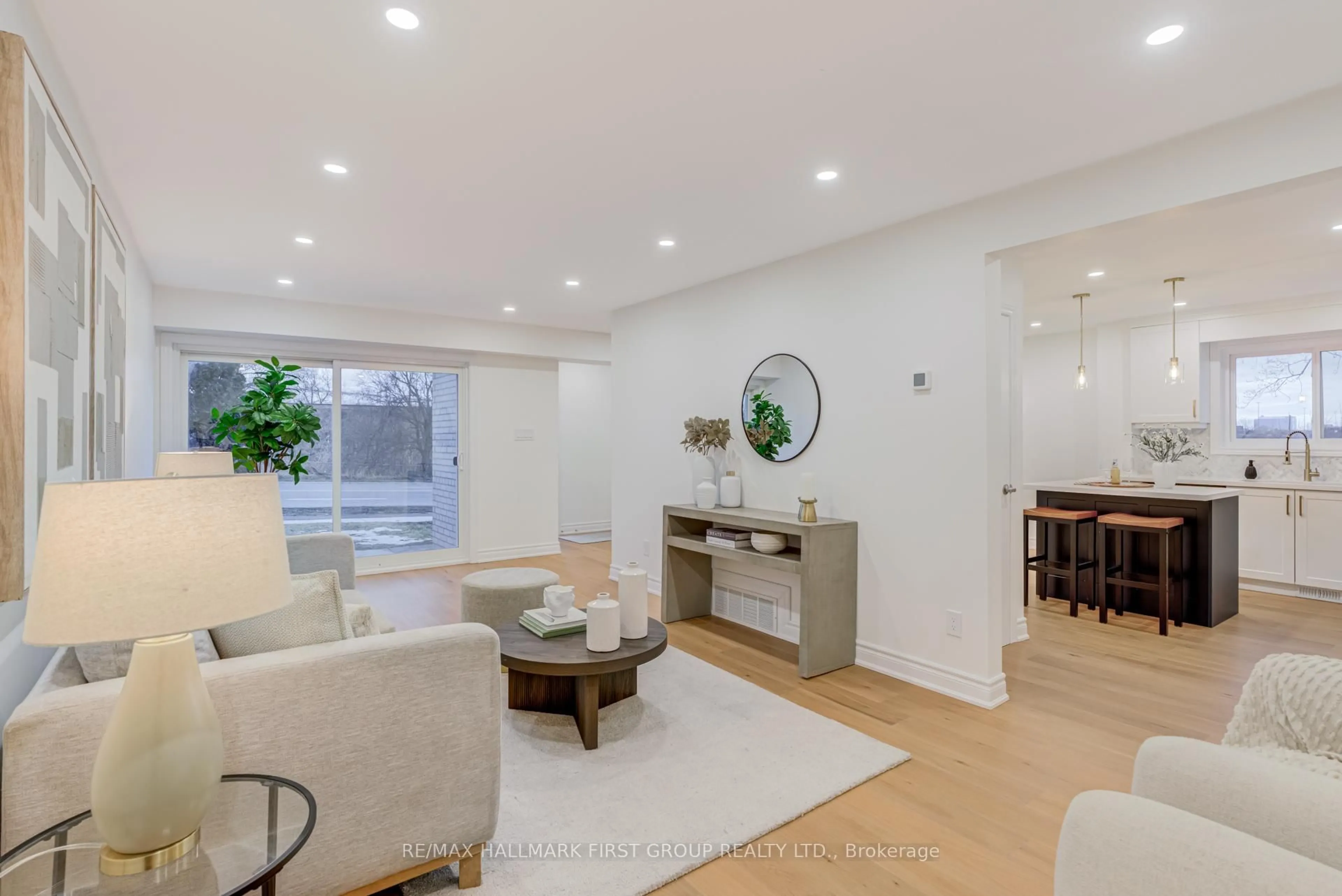 Living room with furniture, unknown for 925 Bayly St #55, Pickering Ontario L1W 1L4