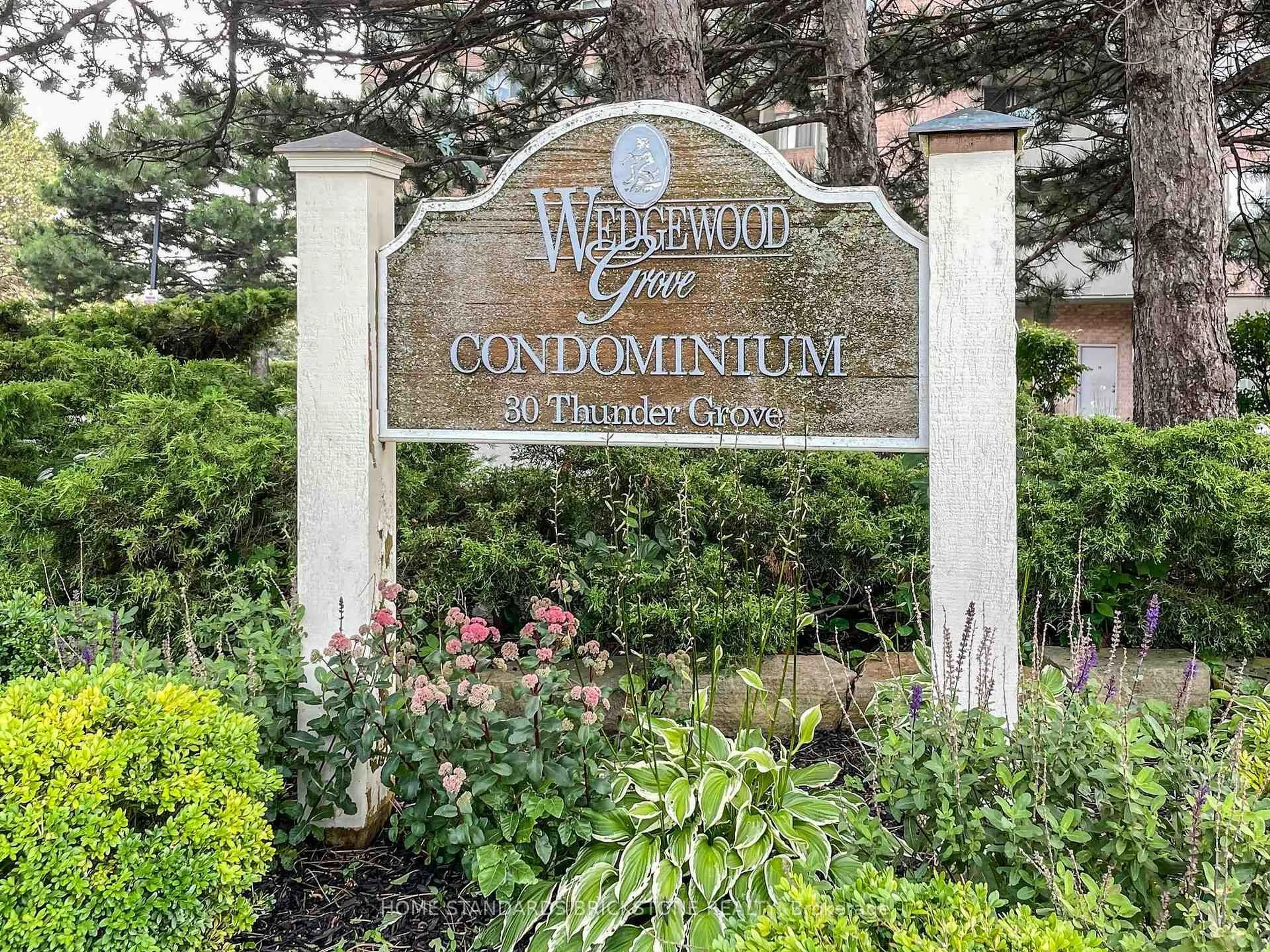 Indoor entryway for 30 Thunder Grve #1705, Toronto Ontario M1V 4A3