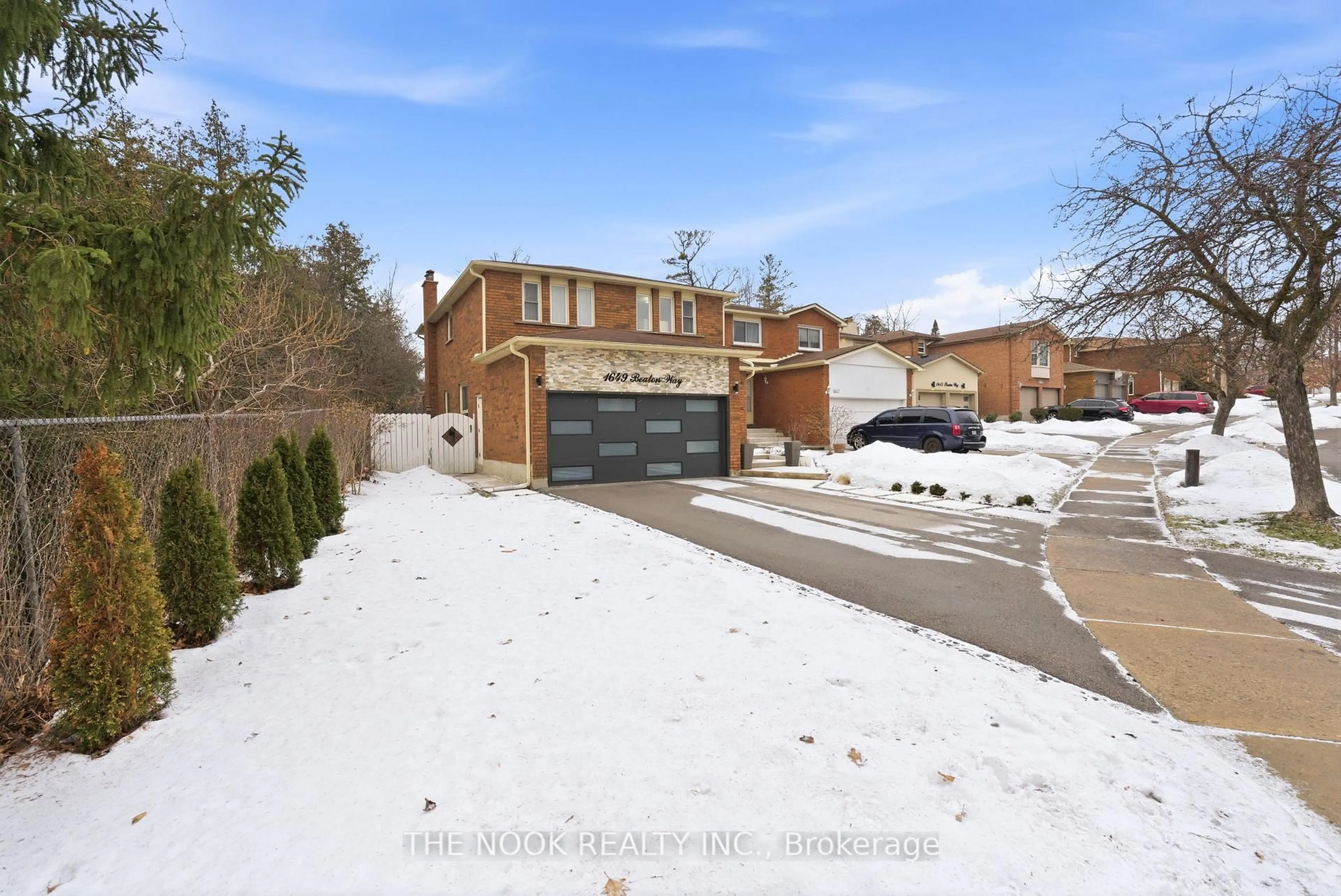 A pic from outside/outdoor area/front of a property/back of a property/a pic from drone, street for 1649 Beaton Way, Pickering Ontario L1X 1X7