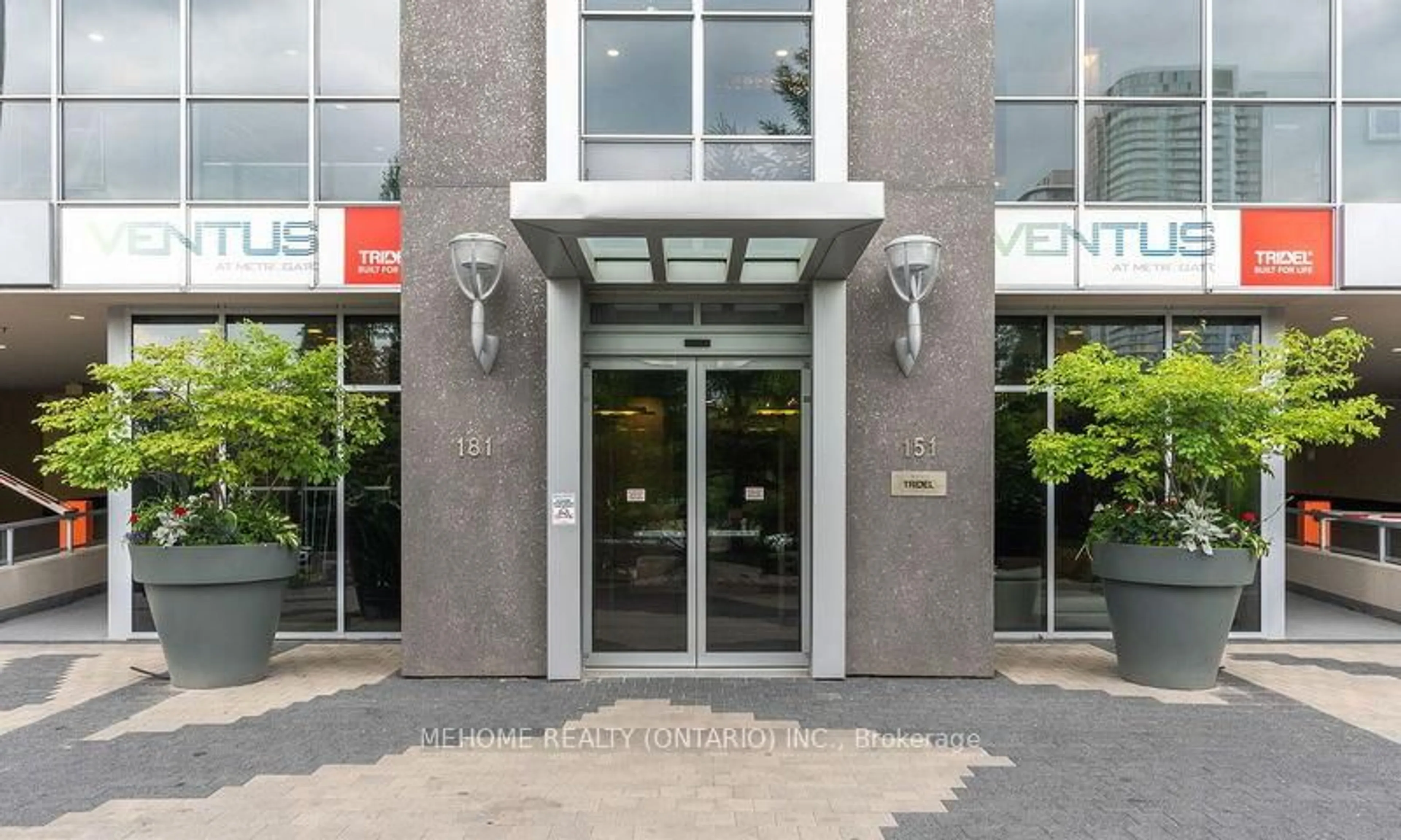 Indoor foyer for 151 Village Green Sq #2207, Toronto Ontario M1S 0K5