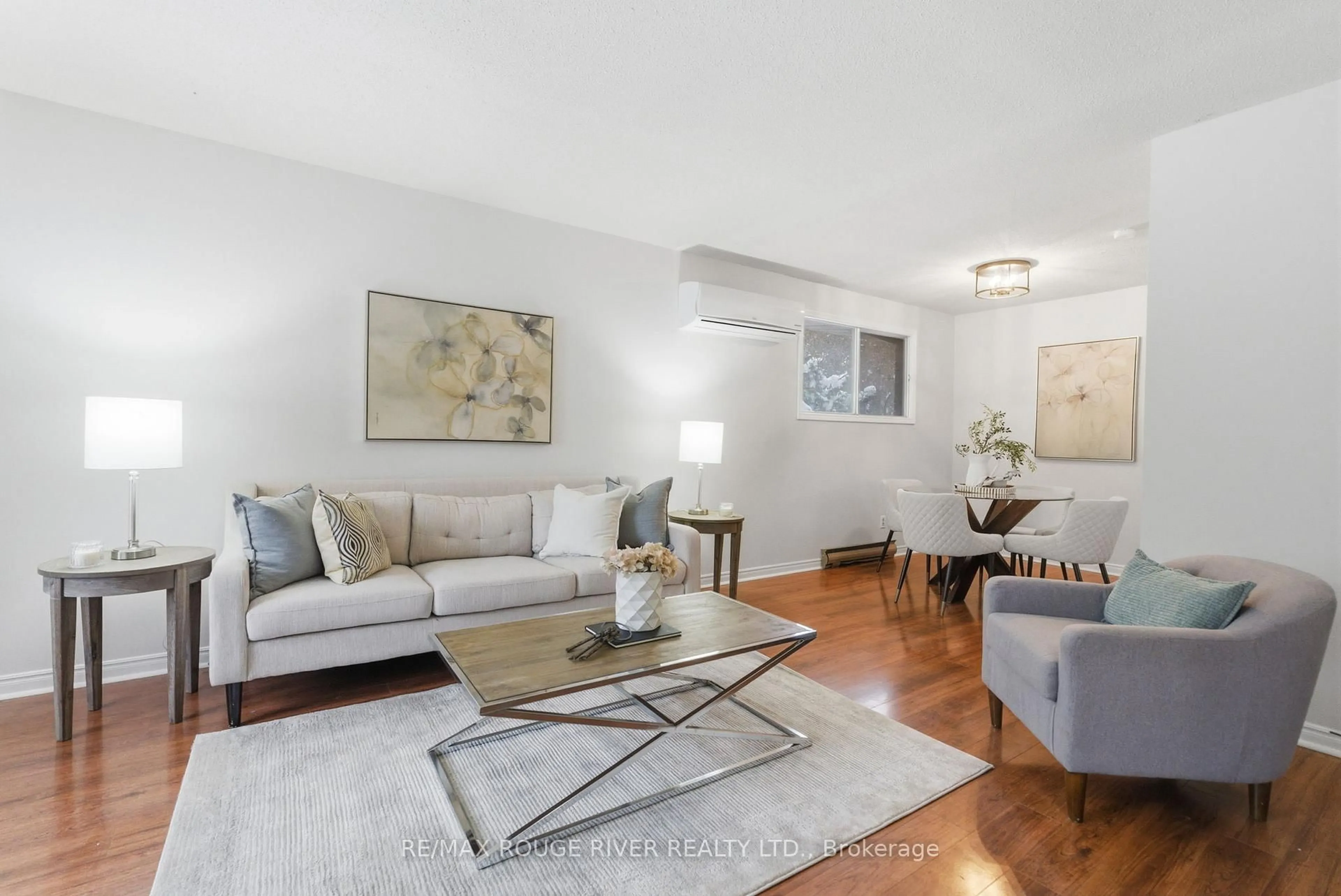 Living room with furniture, unknown for 610 Bermuda Crt, Oshawa Ontario L1J 6J6