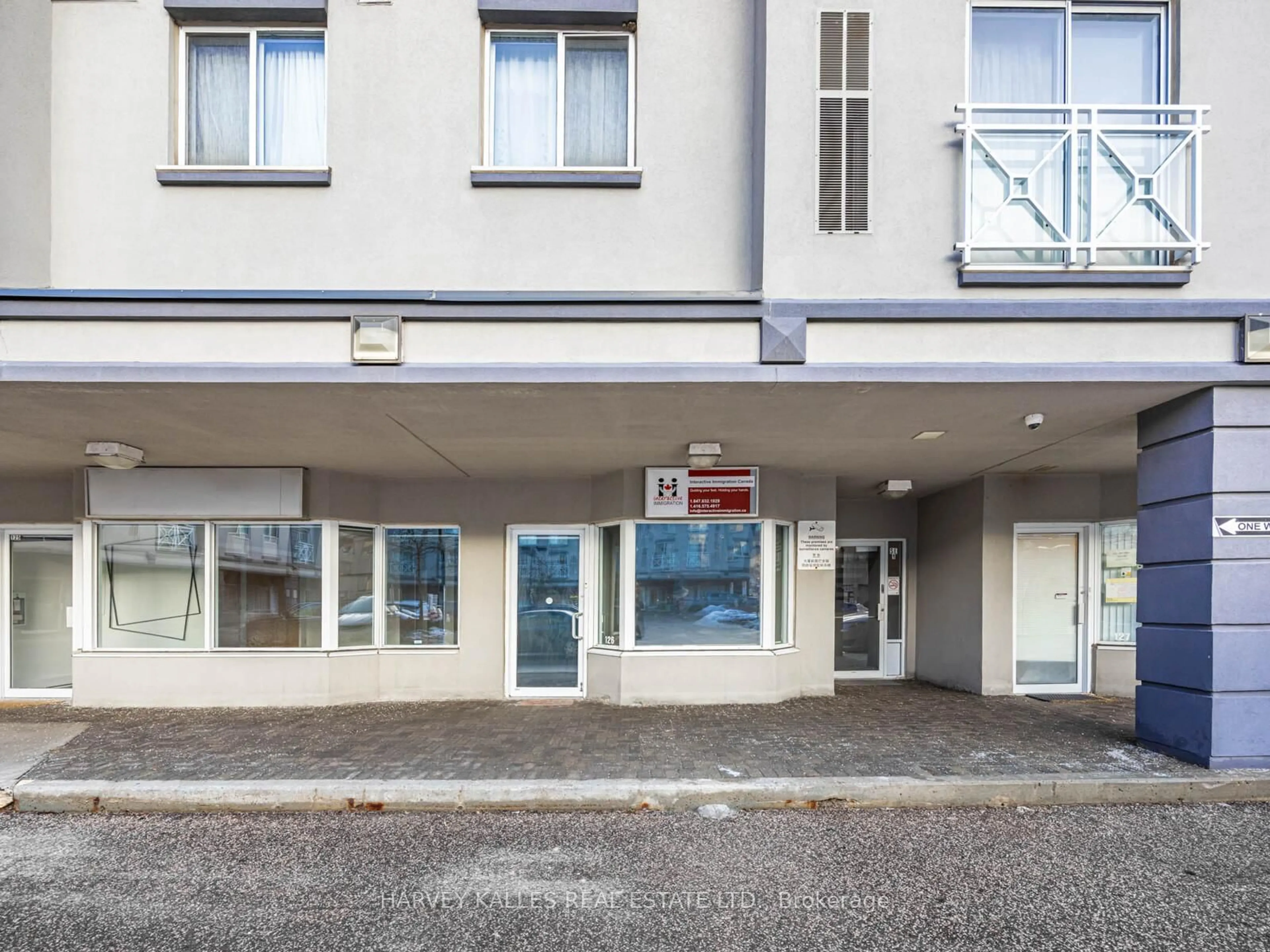 Indoor foyer for 2351 Kennedy Rd #126, Toronto Ontario M1T 3G9