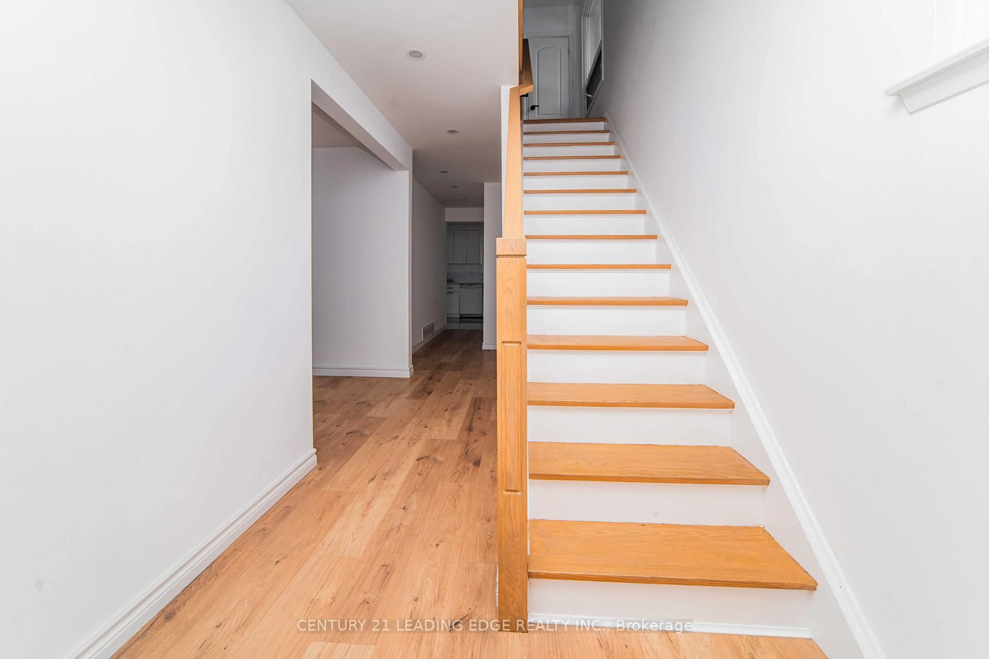 Stairs for 27 Hookwood Dr, Toronto Ontario M1S 2N9