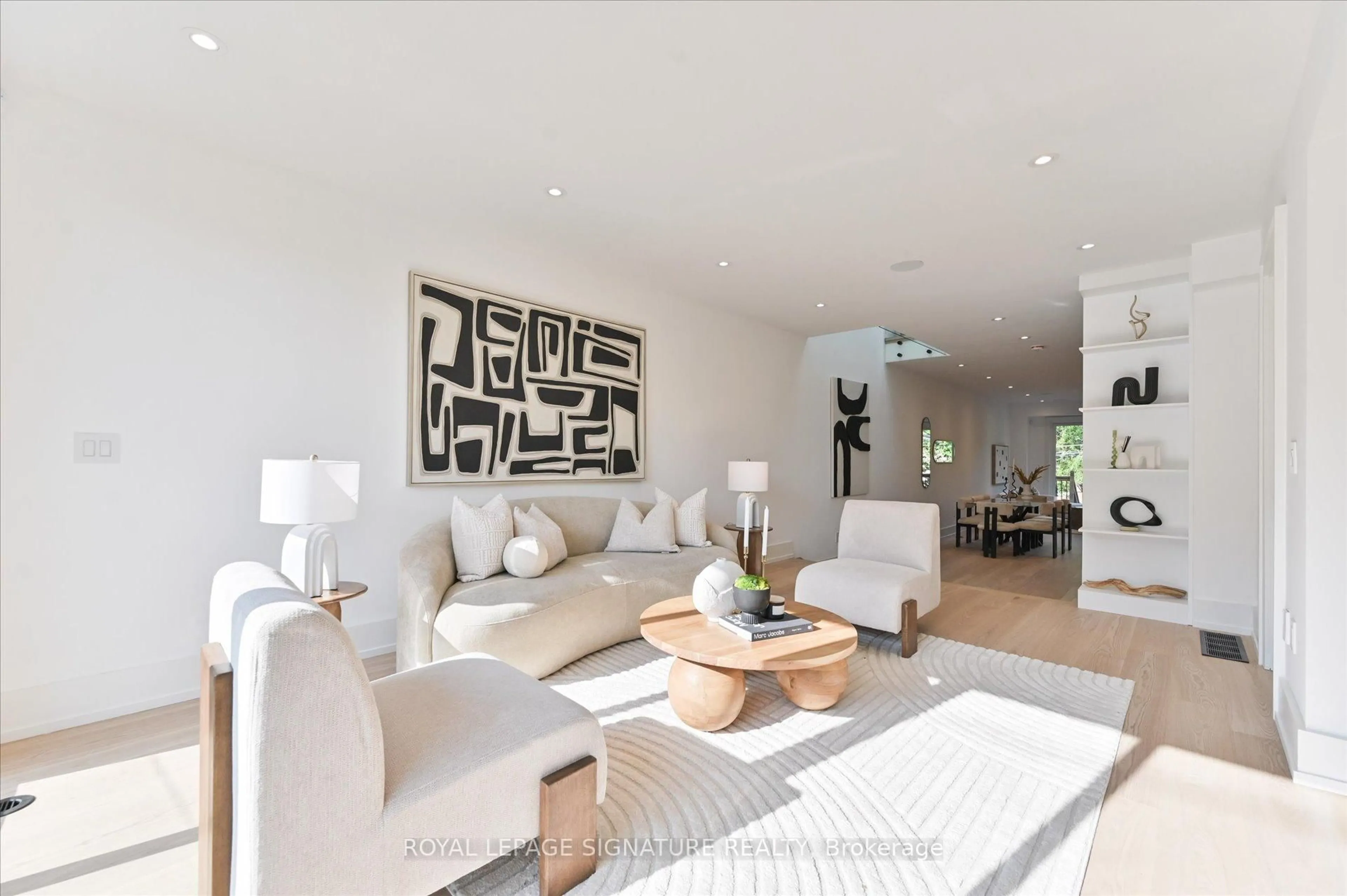 Living room with furniture, unknown for 24 Elmsdale Rd, Toronto Ontario M4J 3M4