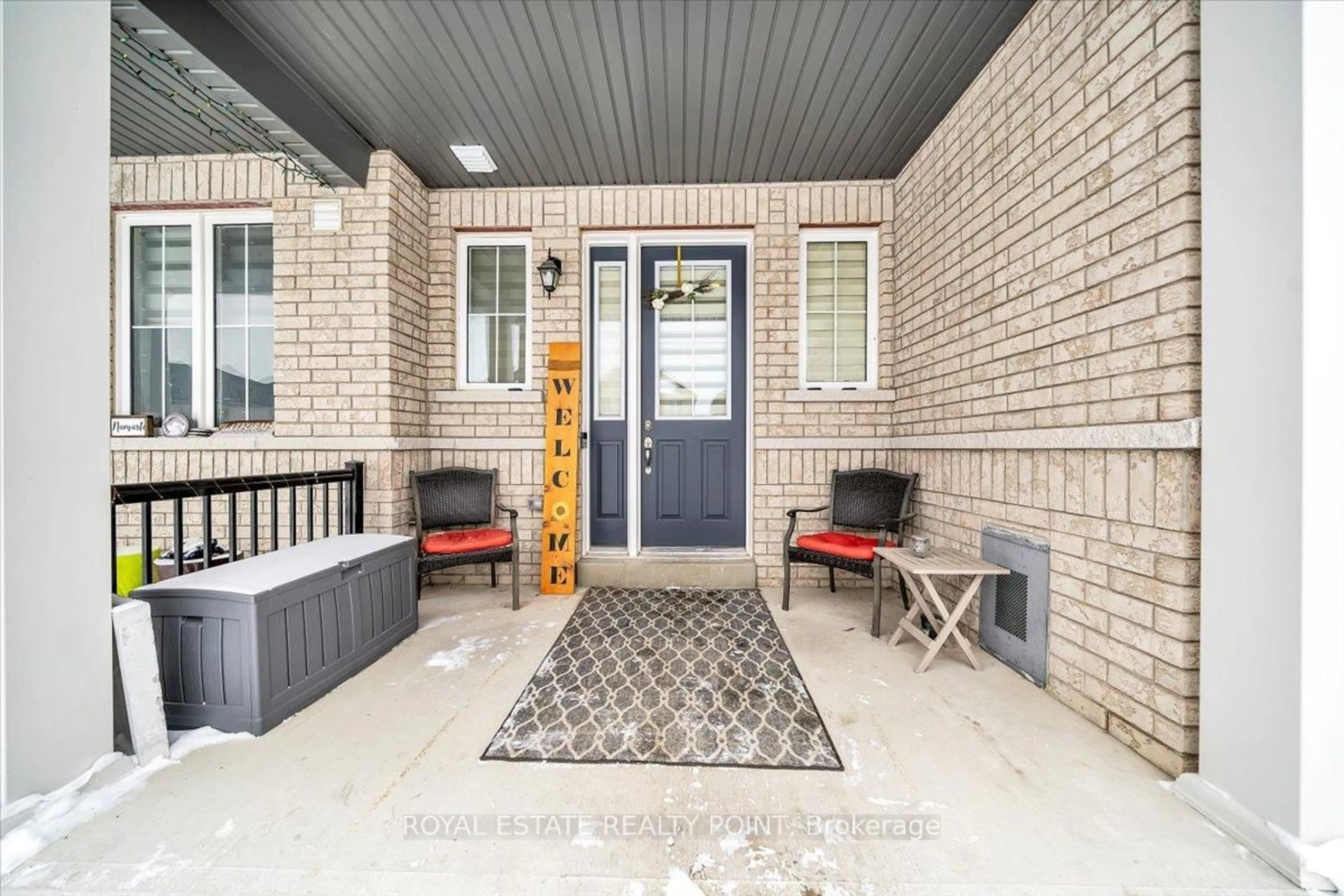 Indoor entryway for 105 Bill Hutchinson Cres, Clarington Ontario L1C 4T5