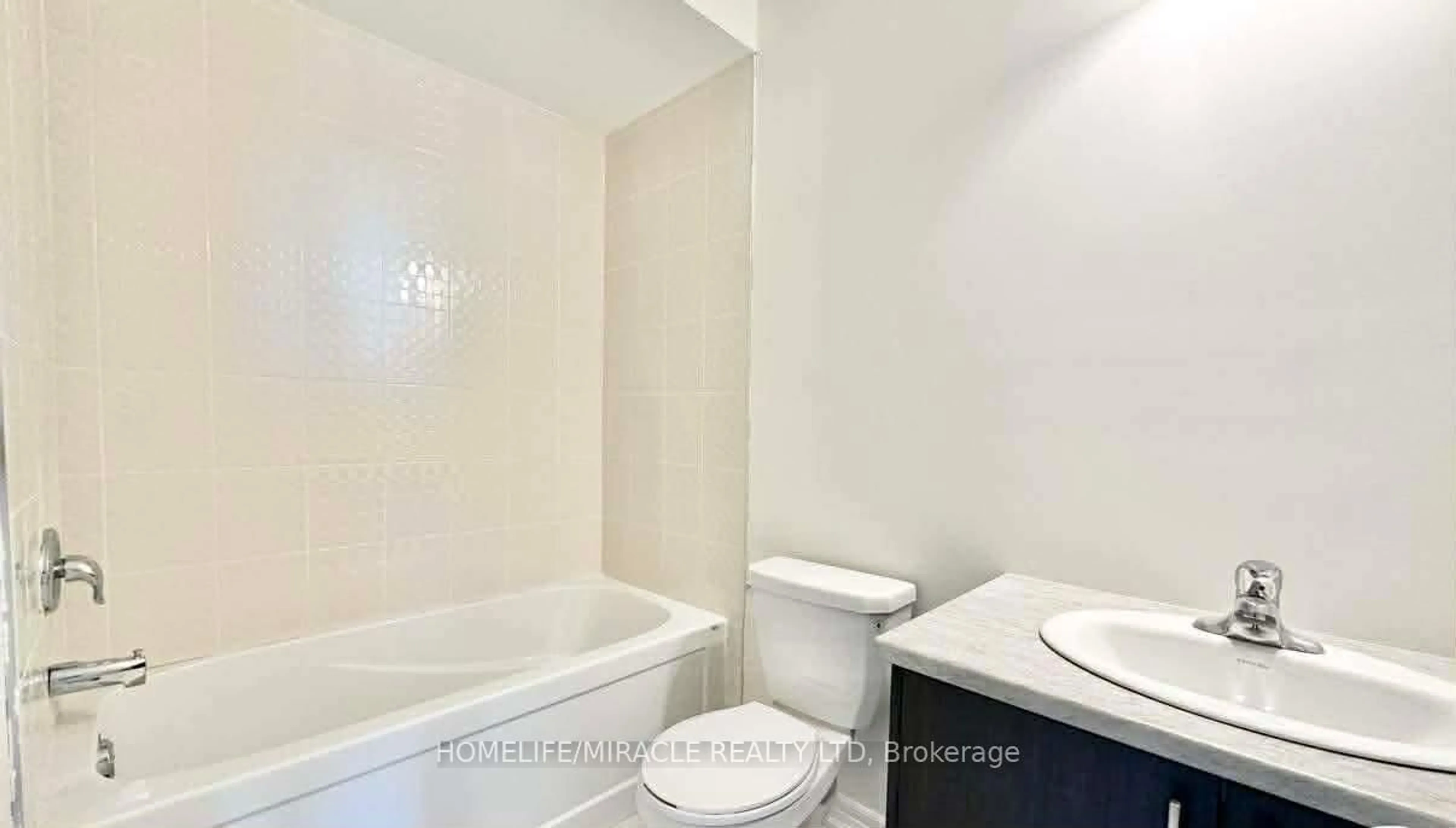 Standard bathroom, ceramic/tile floor for 432 Okanagan Path, Oshawa Ontario L1H 0B1