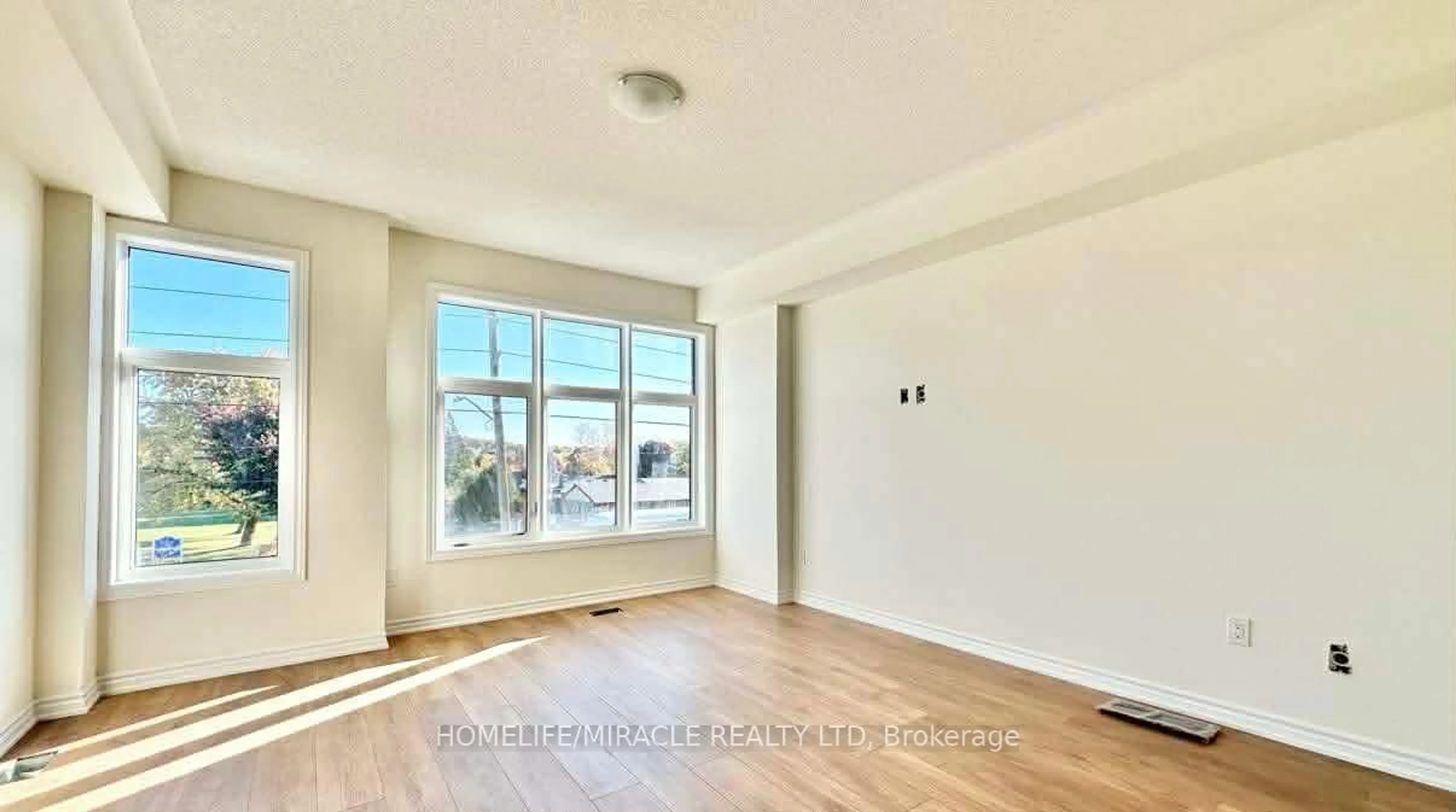 A pic of a room for 432 Okanagan Path, Oshawa Ontario L1H 0B1