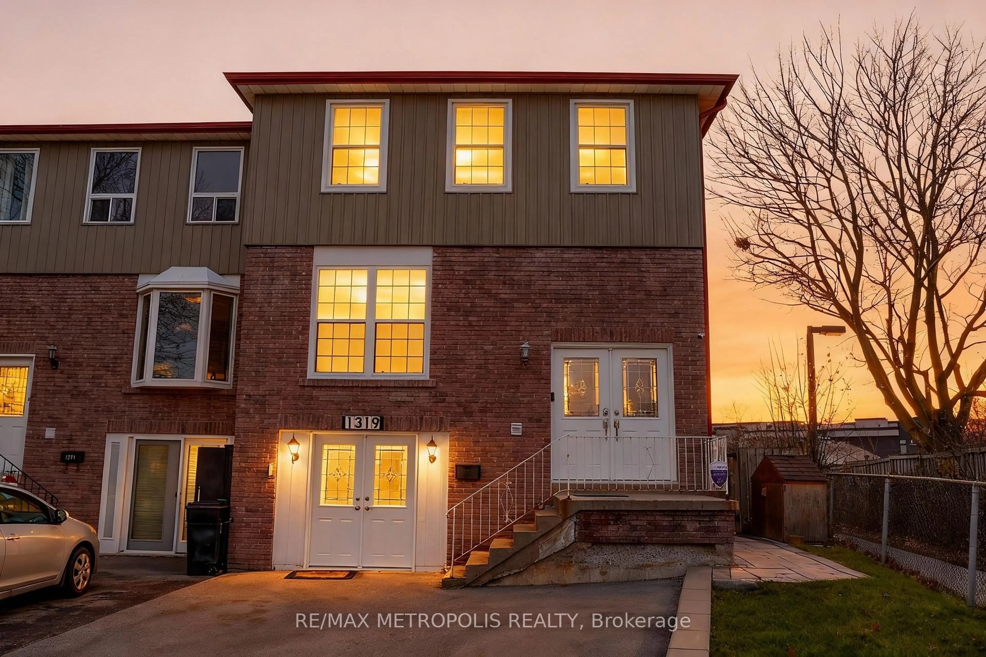 Home with brick exterior material, street for 1319 Luna Crt, Pickering Ontario L1W 3C3