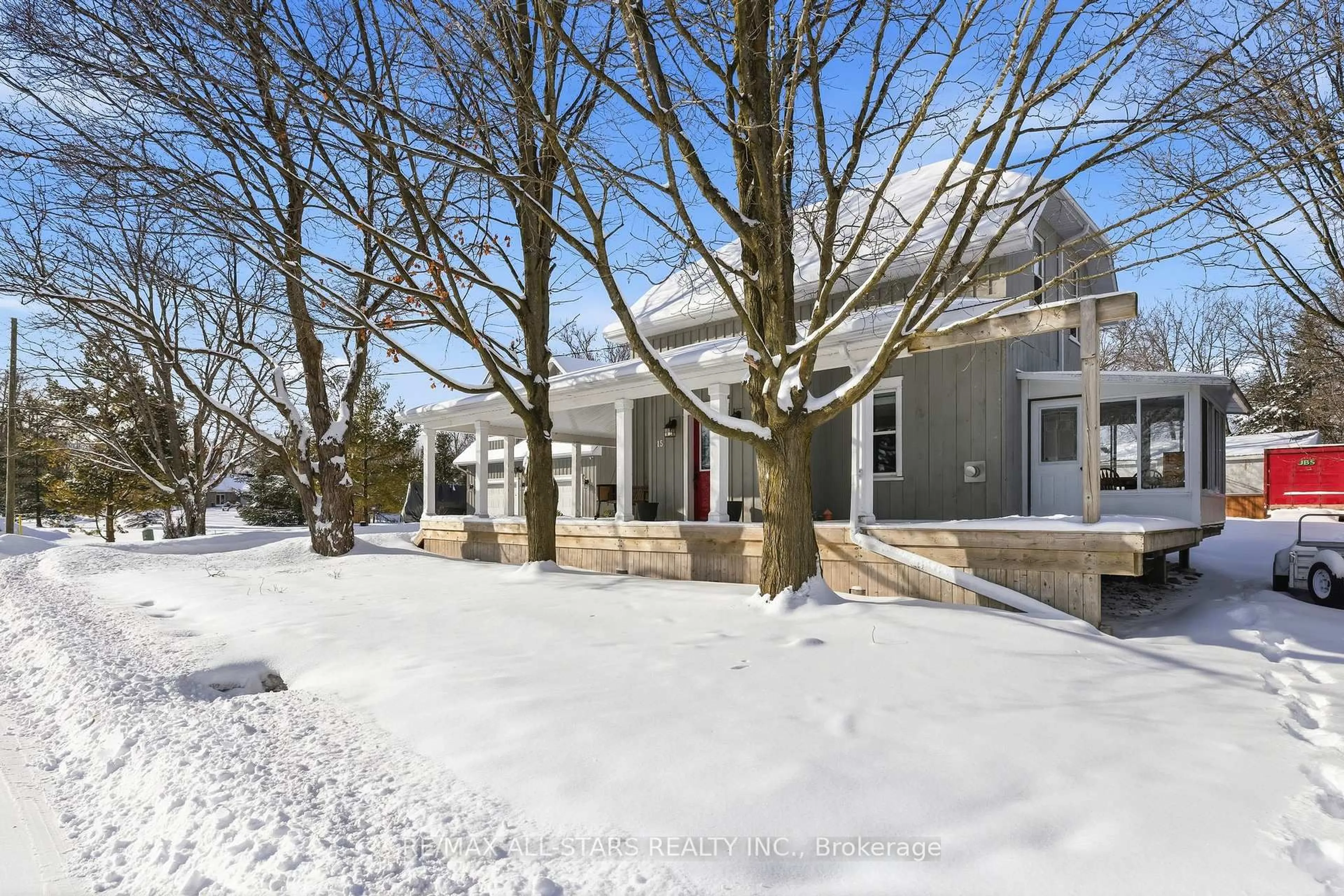 A pic from outside/outdoor area/front of a property/back of a property/a pic from drone, street for 15 Isabella St, Scugog Ontario L0C 1G0