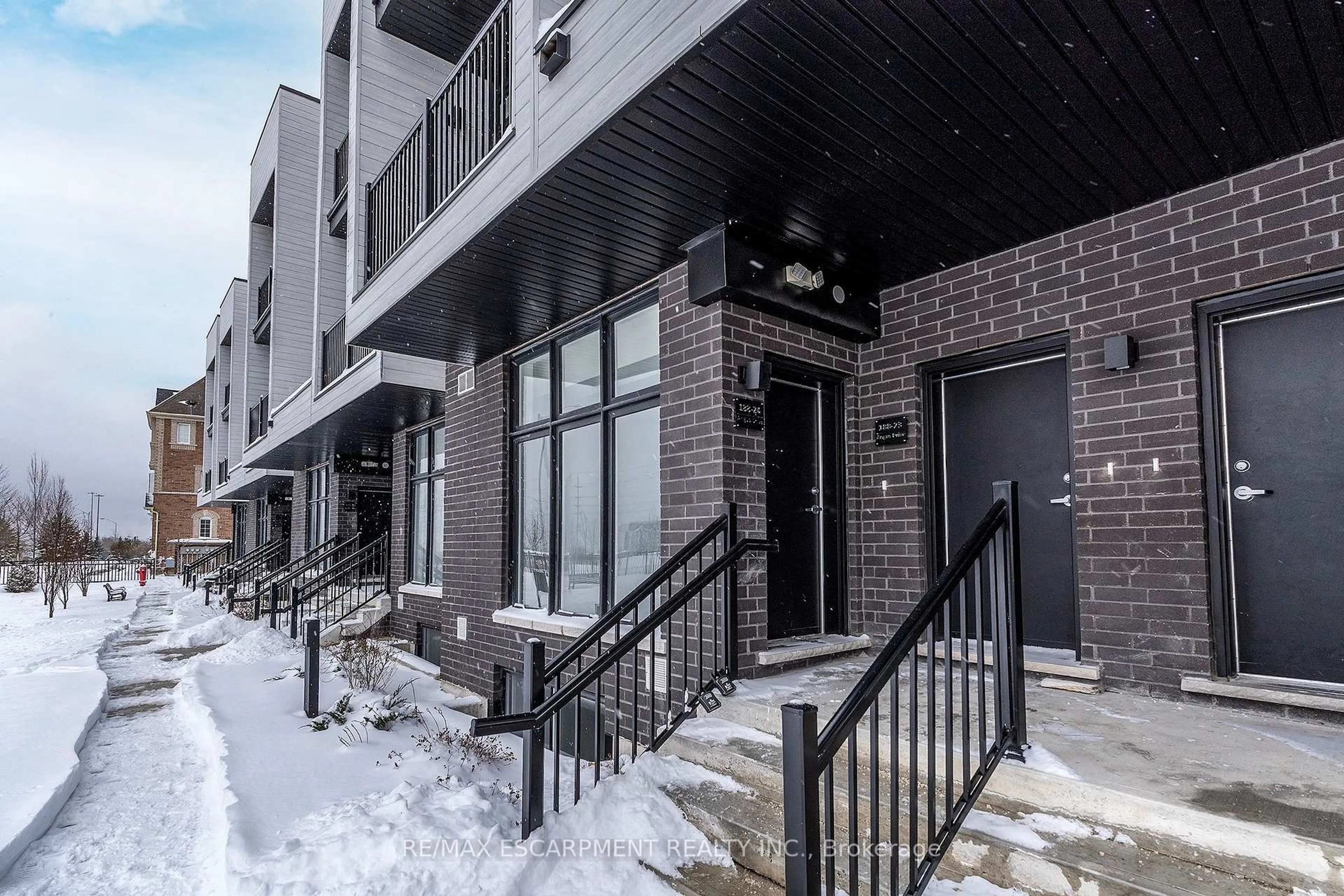 Unknown for 184 Angus Dr #4, Ajax Ontario L1S 0G5