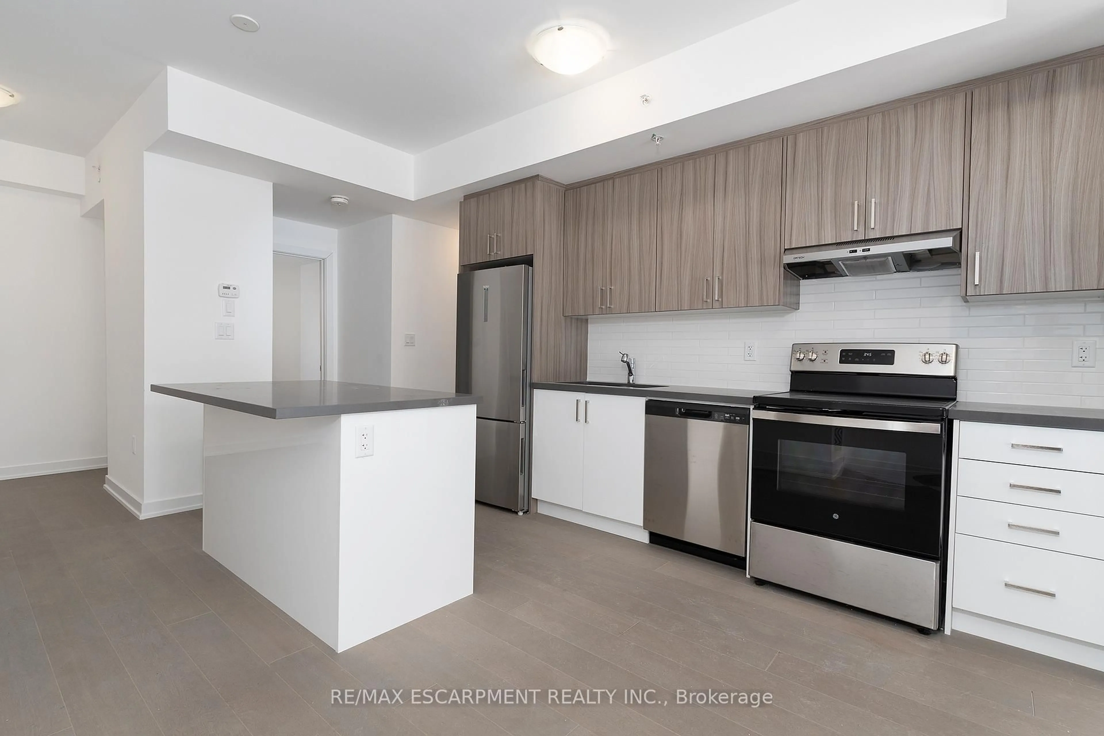 Unknown for 184 Angus Dr #4, Ajax Ontario L1S 0G5