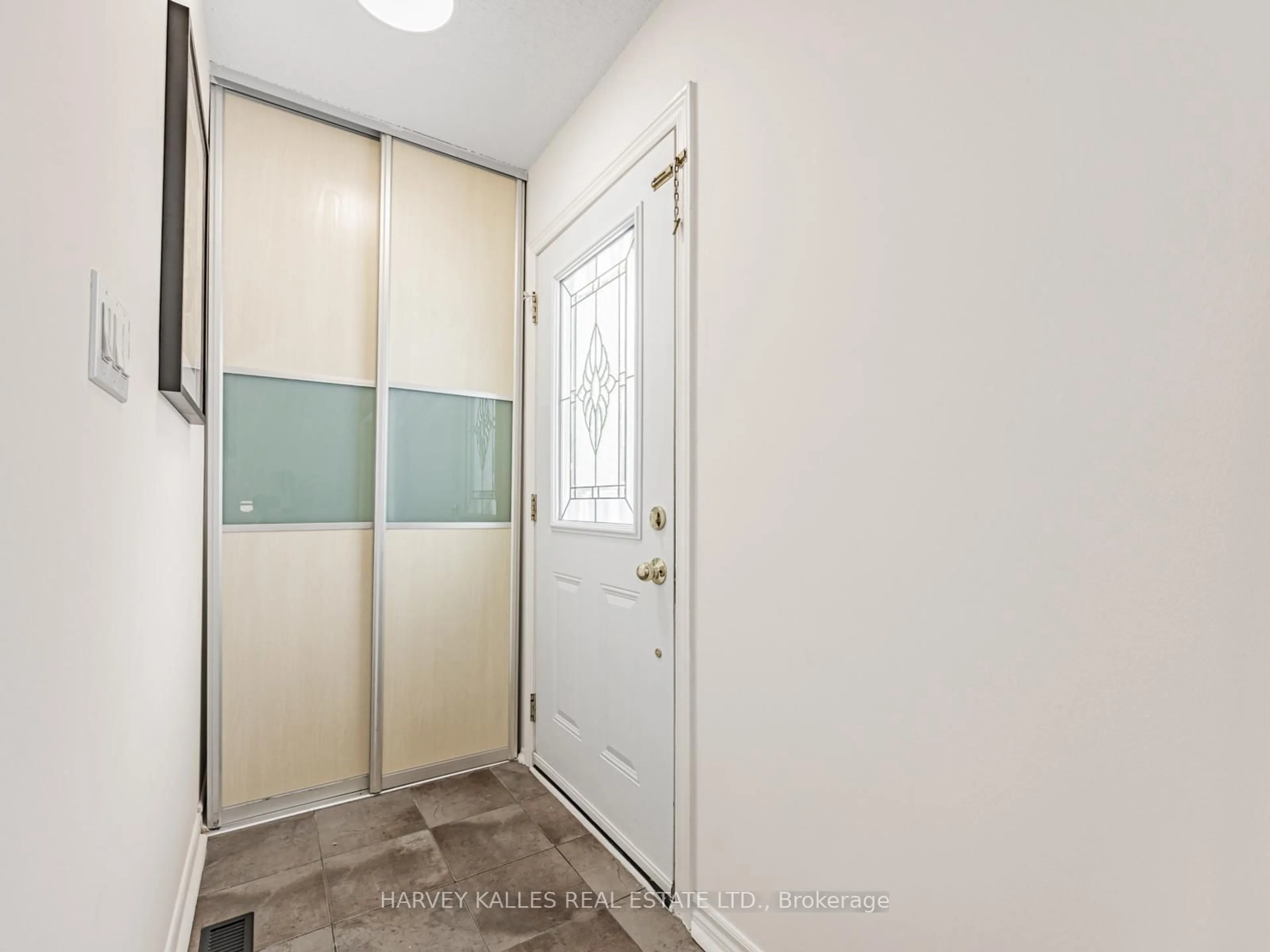 Indoor entryway for 47 Snowball Cres, Toronto Ontario M1B 1S5