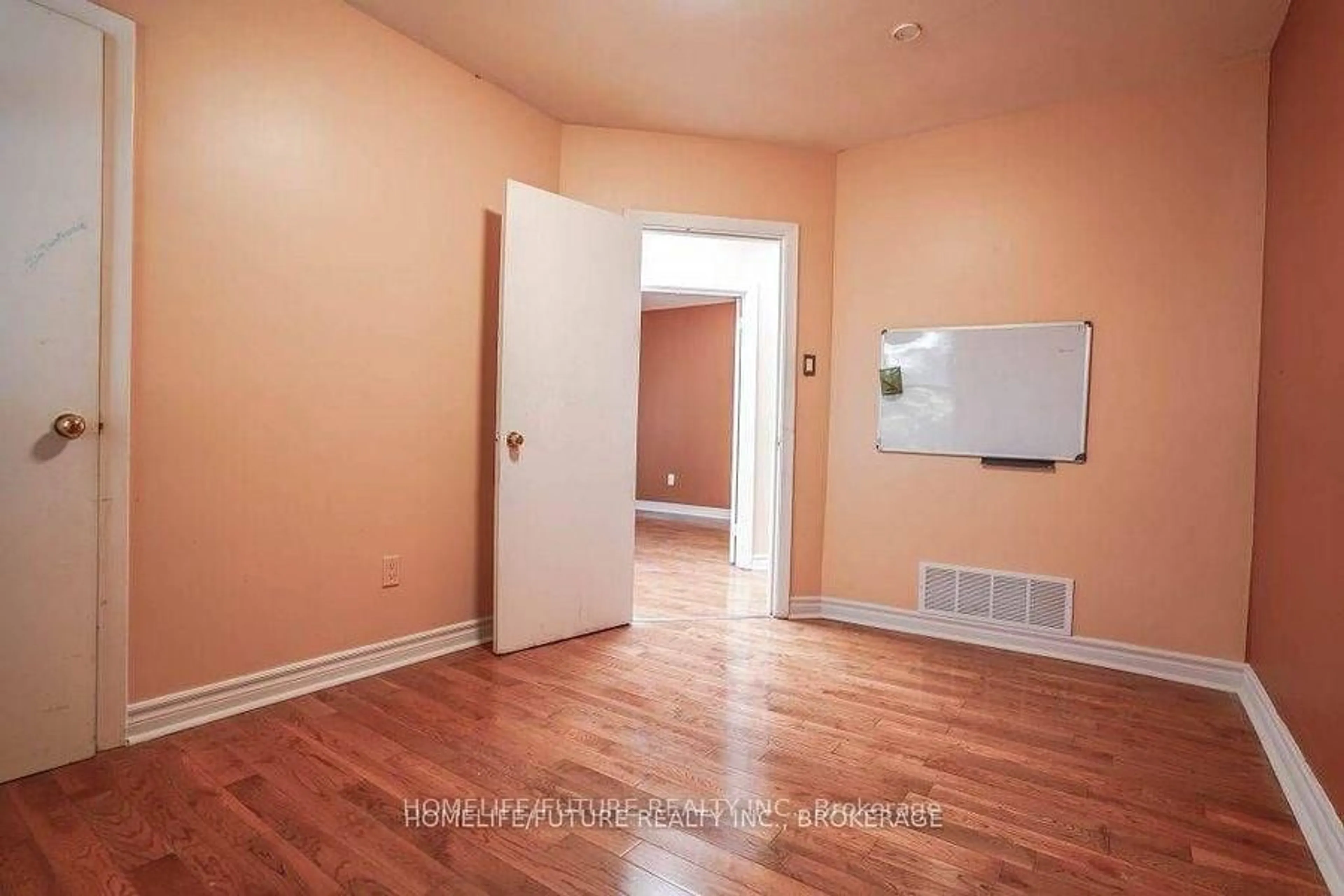 A pic of a room for 4 Gully Dr, Toronto Ontario M1K 4W2