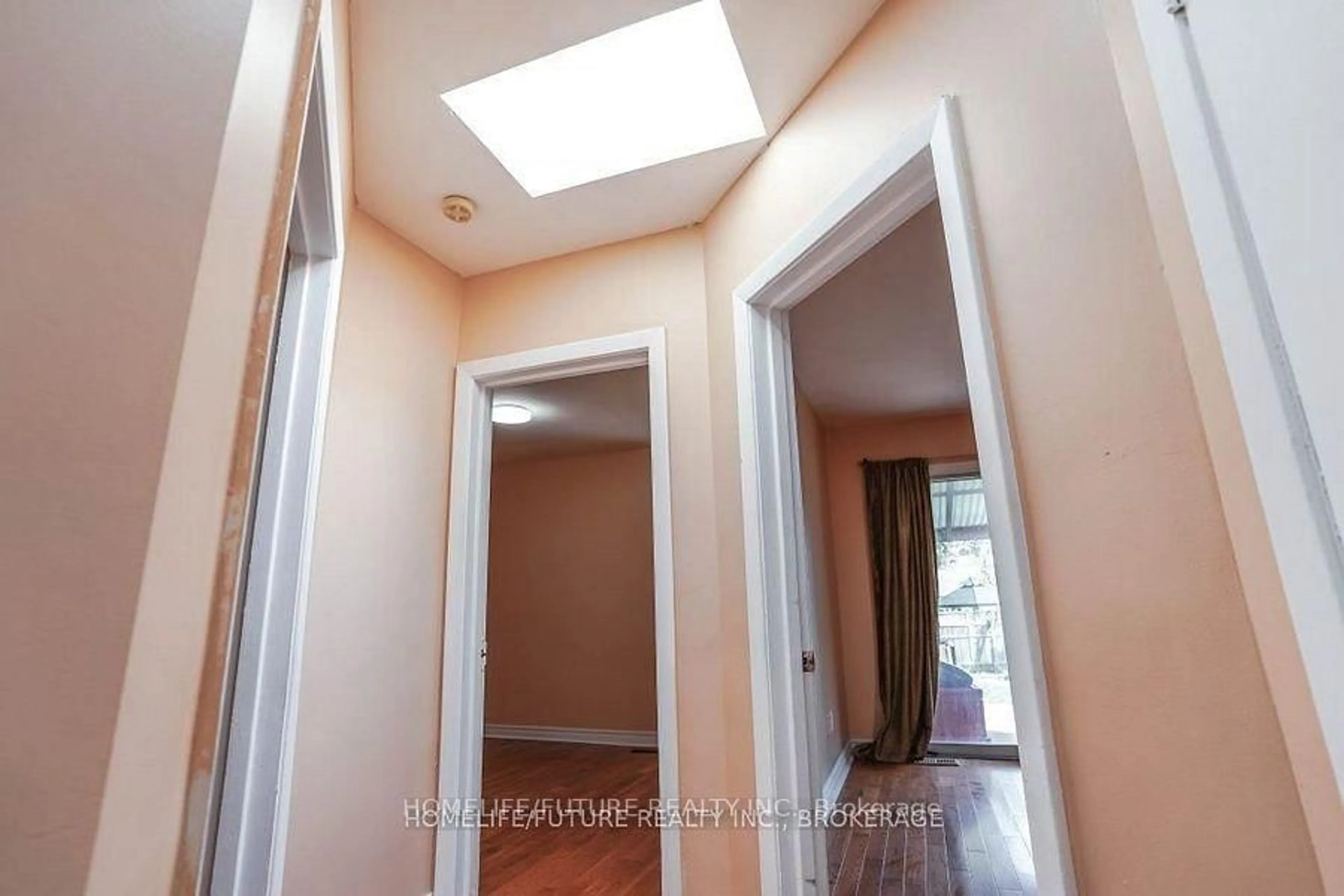 Indoor entryway for 4 Gully Dr, Toronto Ontario M1K 4W2