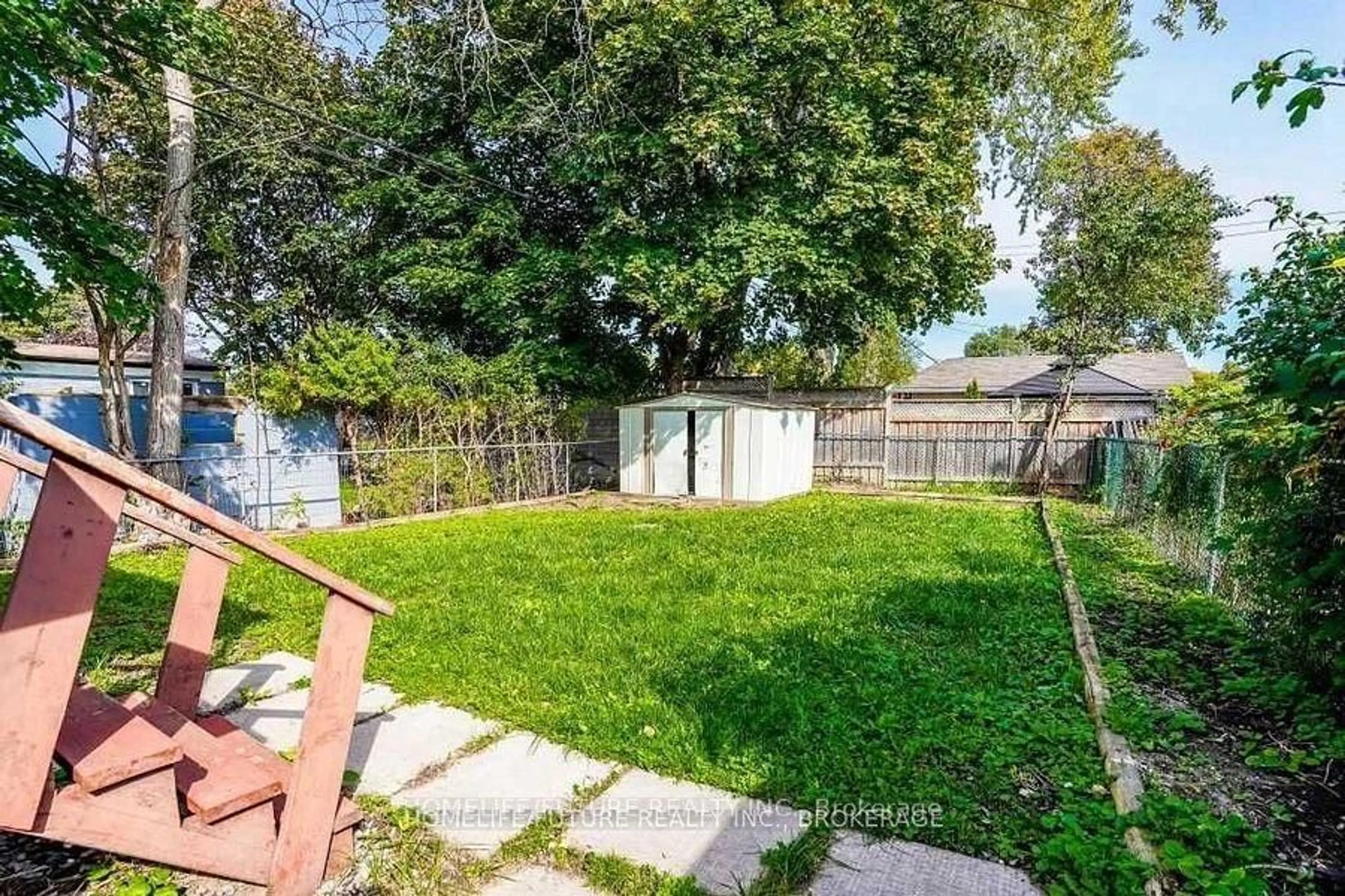 Patio, street for 4 Gully Dr, Toronto Ontario M1K 4W2