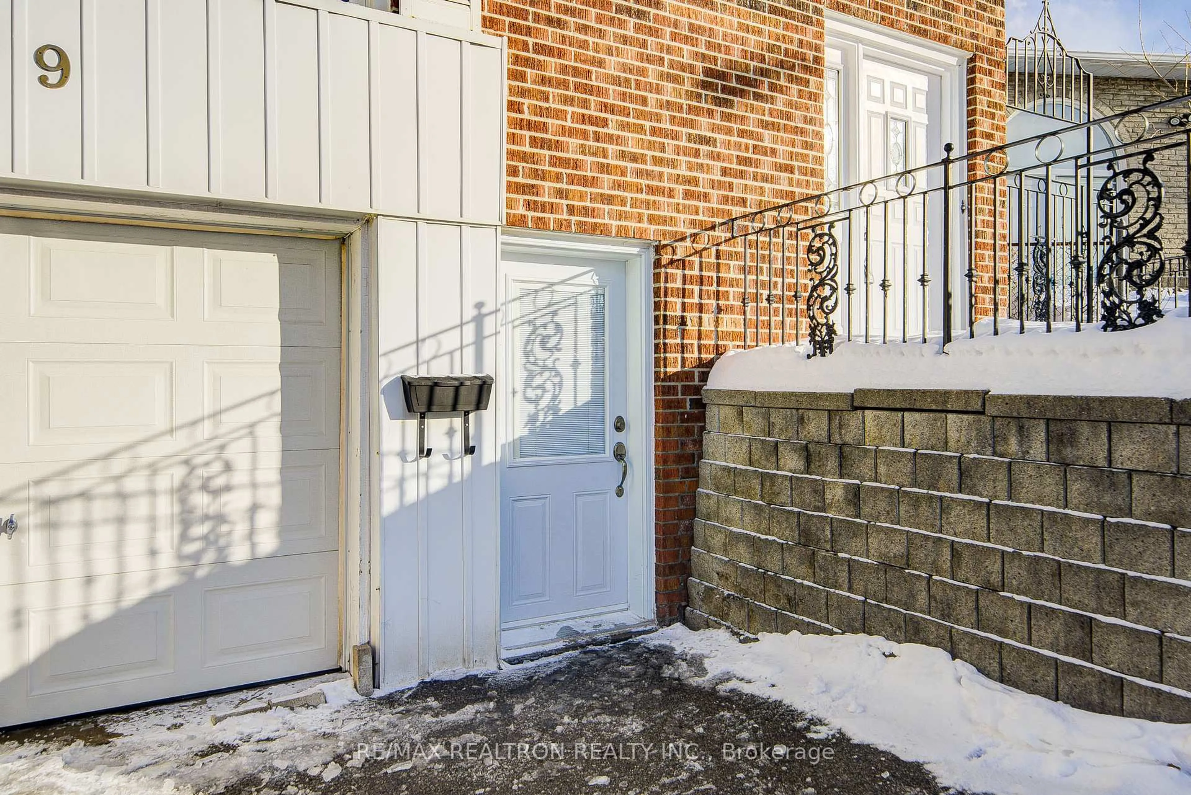 Indoor entryway for 99 Heaslip Terr, Toronto Ontario M1T 1W8