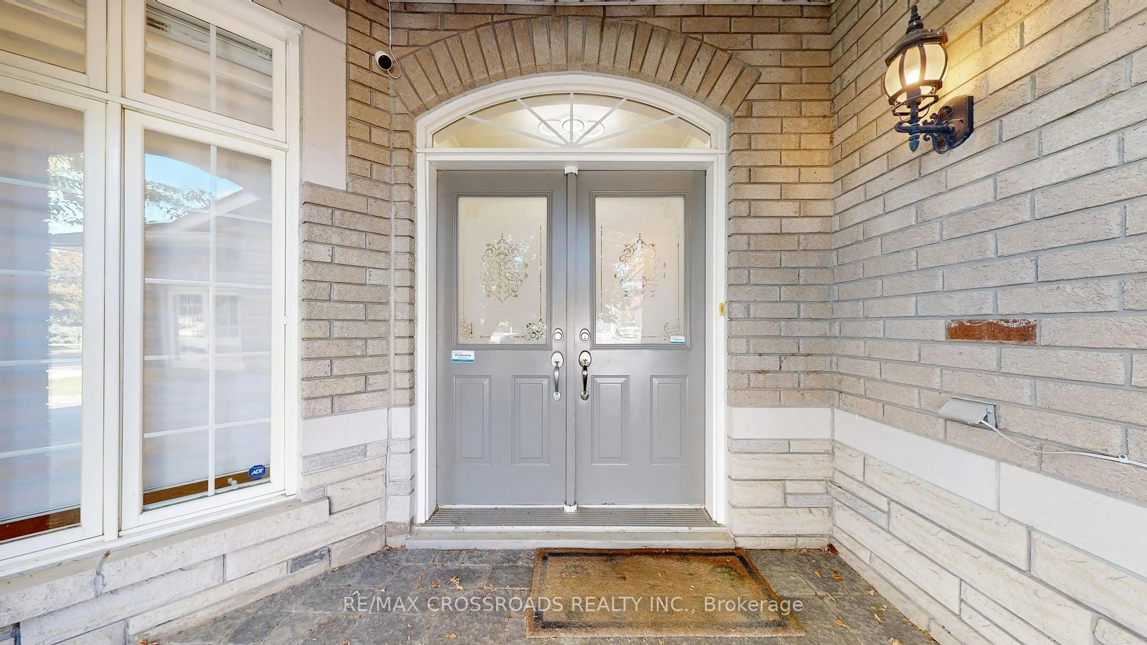 Indoor entryway for 8 Roberson Dr, Ajax Ontario L1T 3Y6