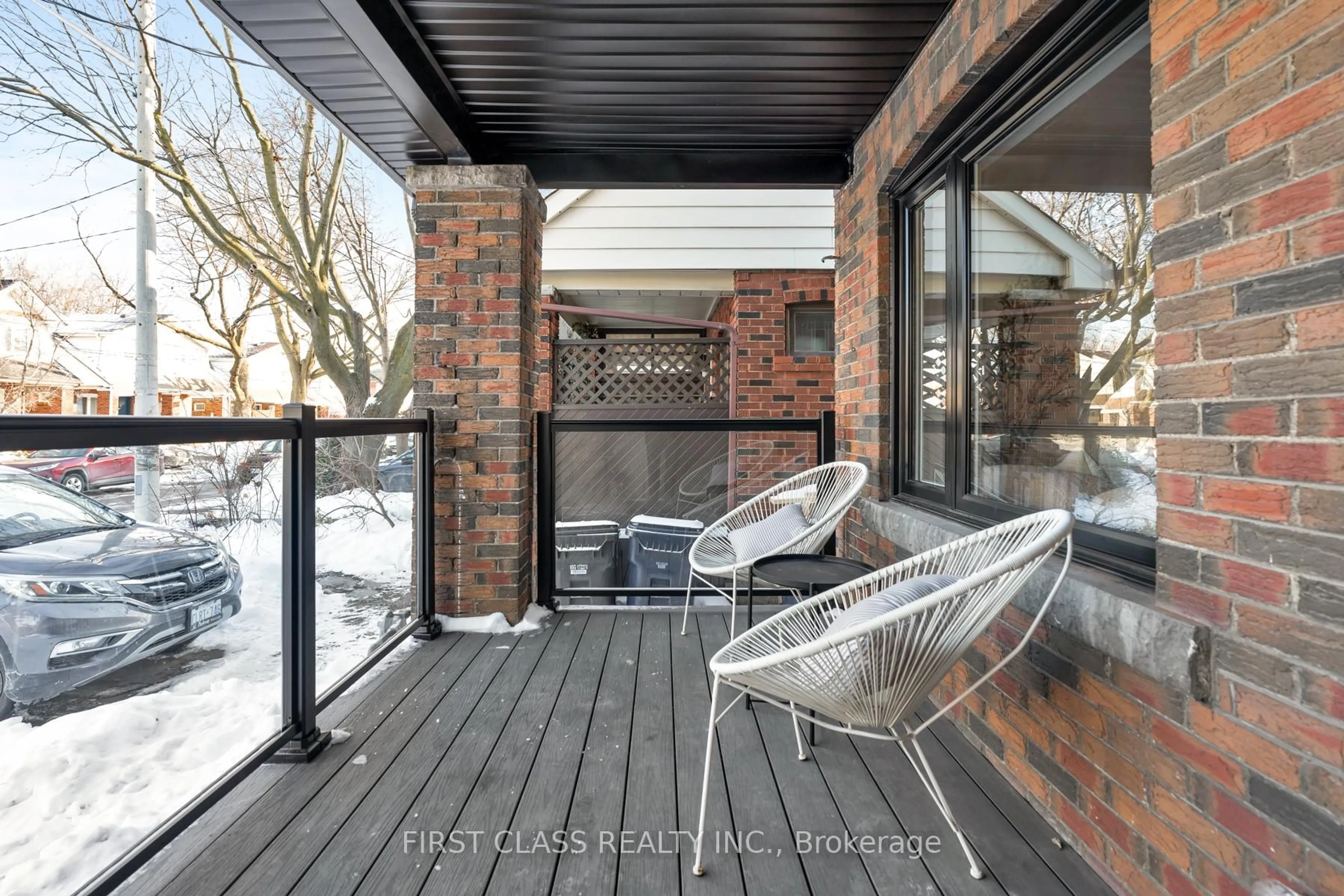 Patio, street for 38 Bonnie Brae Blvd, Toronto Ontario M4J 4N2