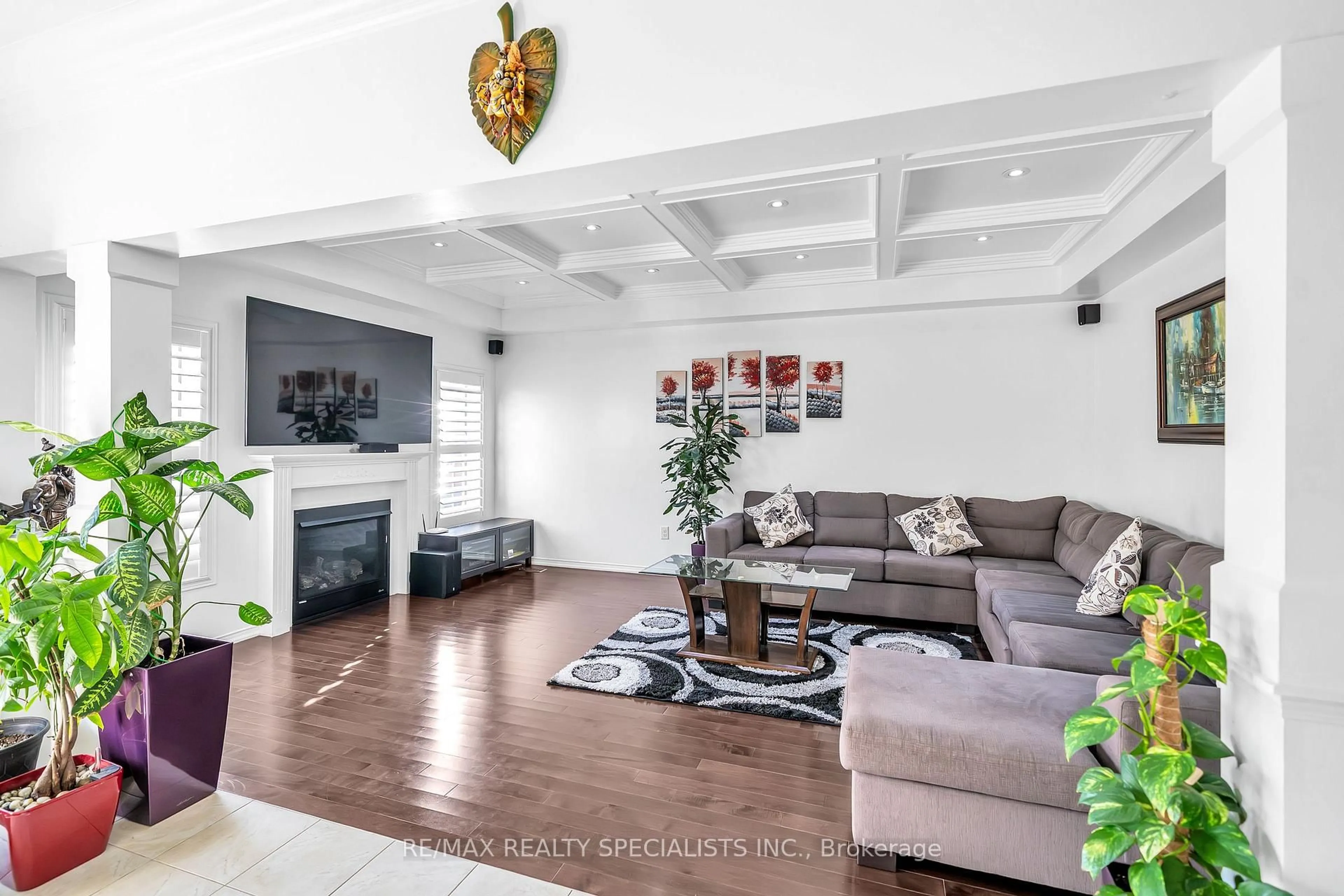 Living room with furniture, unknown for 29 Skelton Cres, Ajax Ontario L1Z 1R4