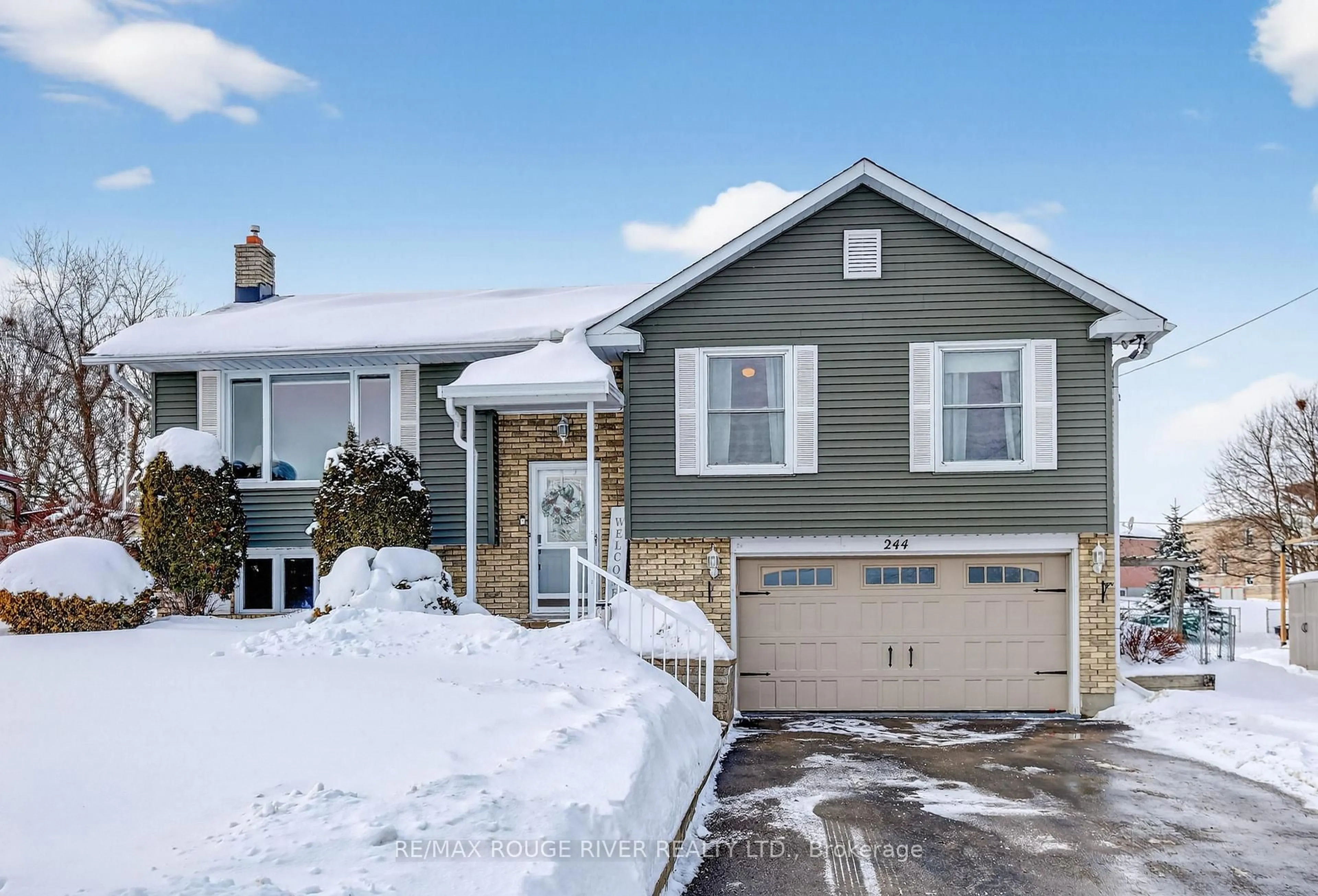 Home with vinyl exterior material, street for 244 Union Ave, Scugog Ontario L9L 1C2