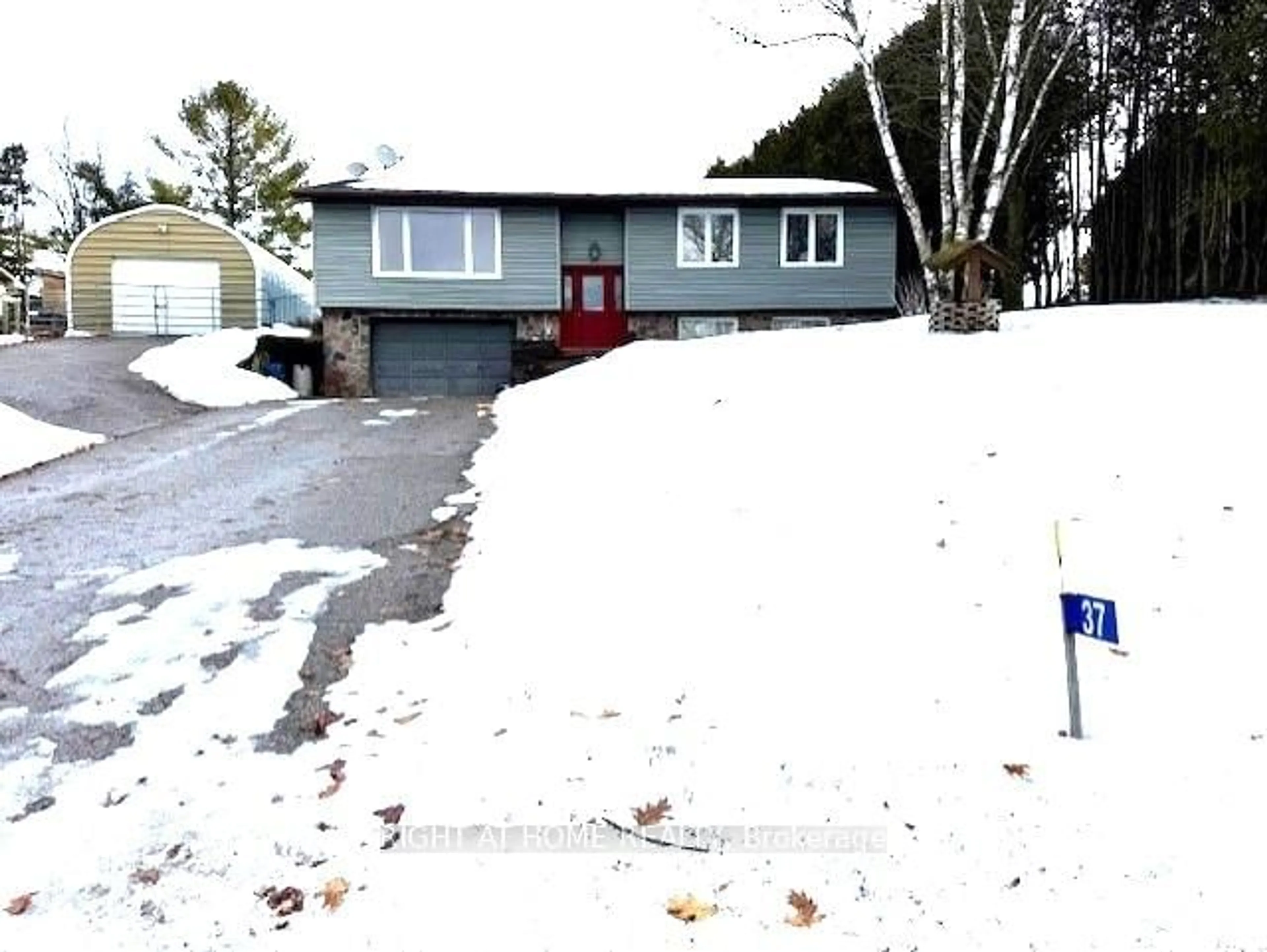 Unknown for 37 Pettet Dr, Scugog Ontario L9L 1B4