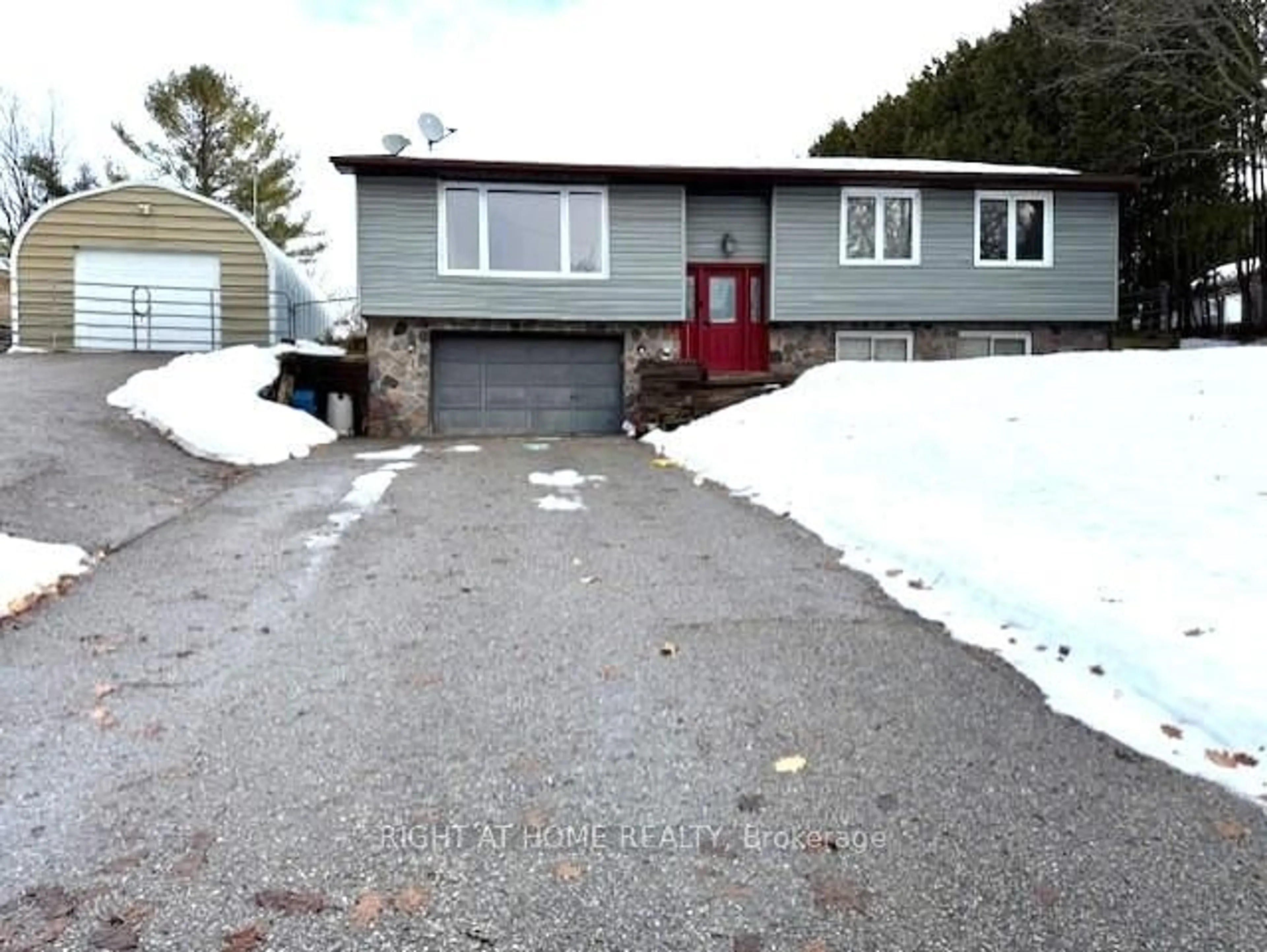 Home with vinyl exterior material, street for 37 Pettet Dr, Scugog Ontario L9L 1B4