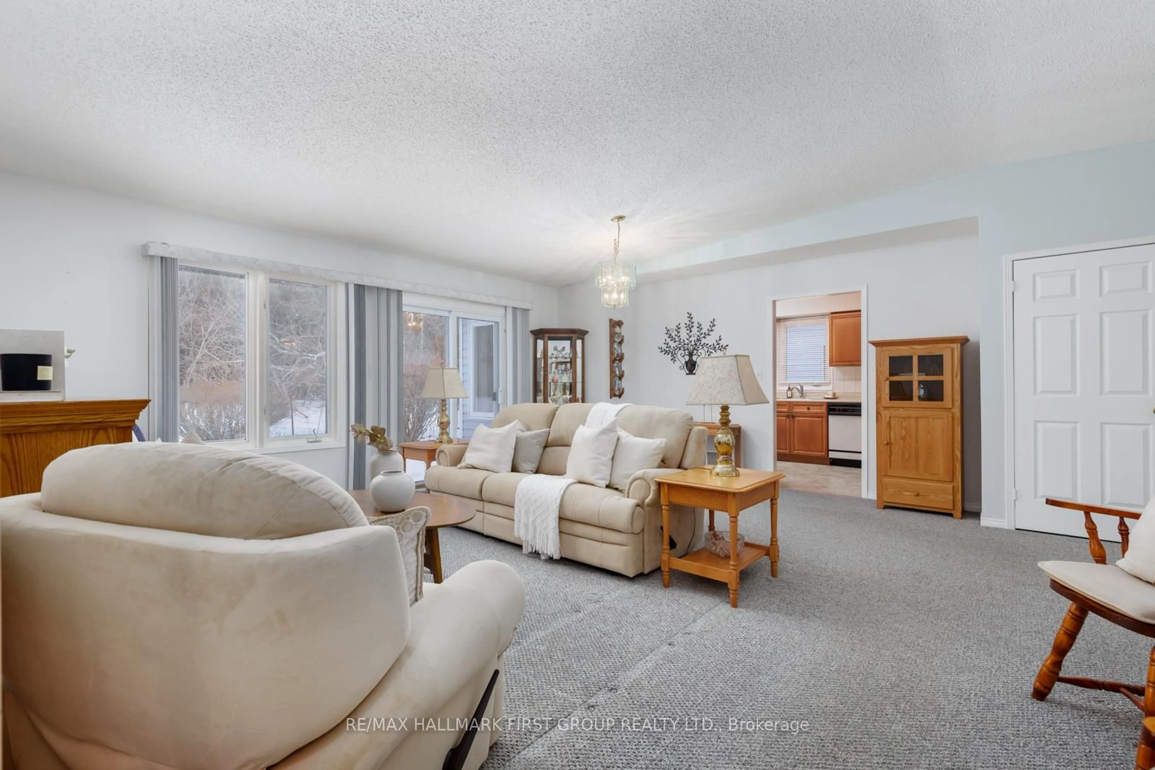 Living room with furniture, unknown for 5A Fairway Dr, Clarington Ontario L1B 1B6