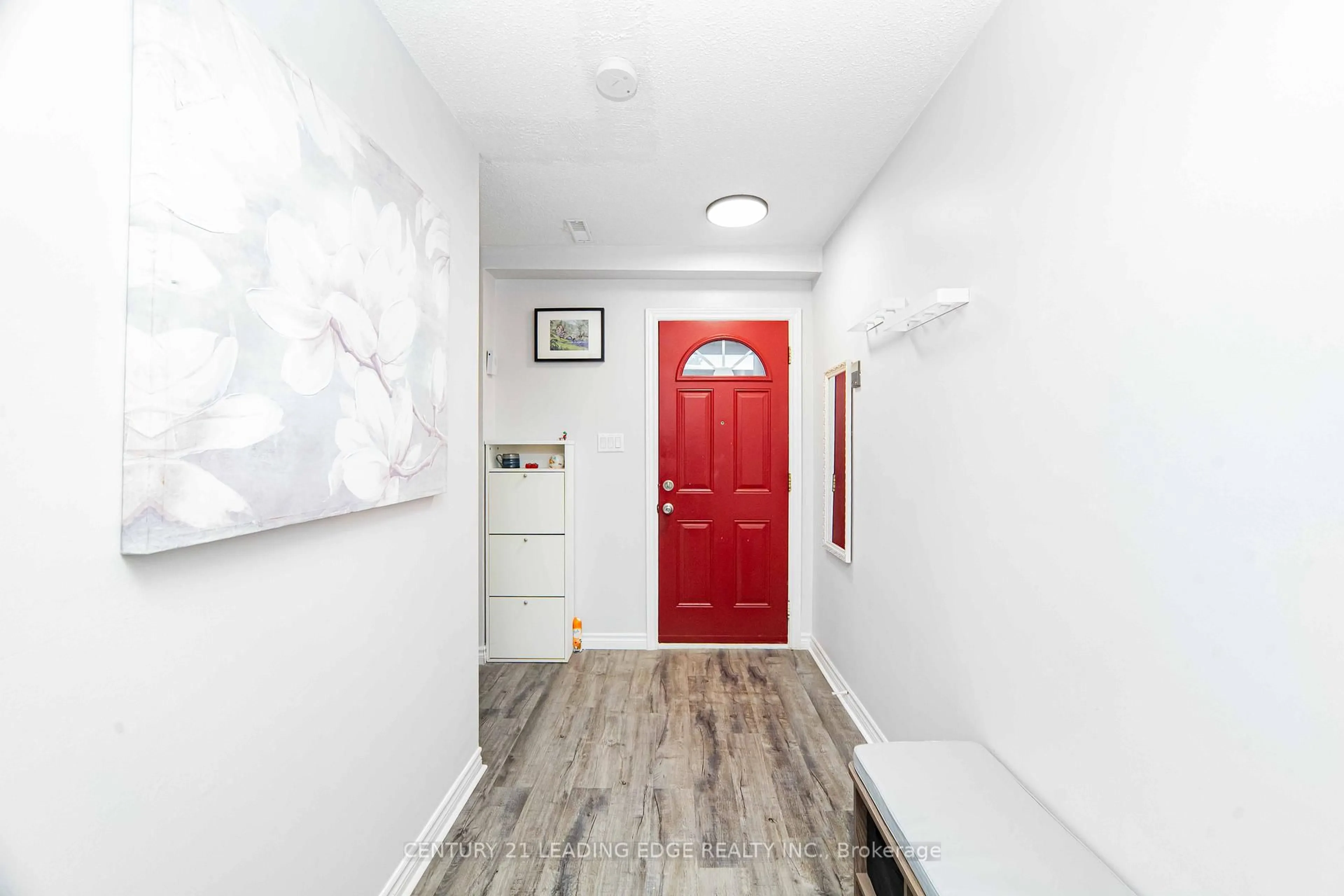 Indoor entryway for 121 Sadlee Cove Cres, Toronto Ontario M1V 1Y3