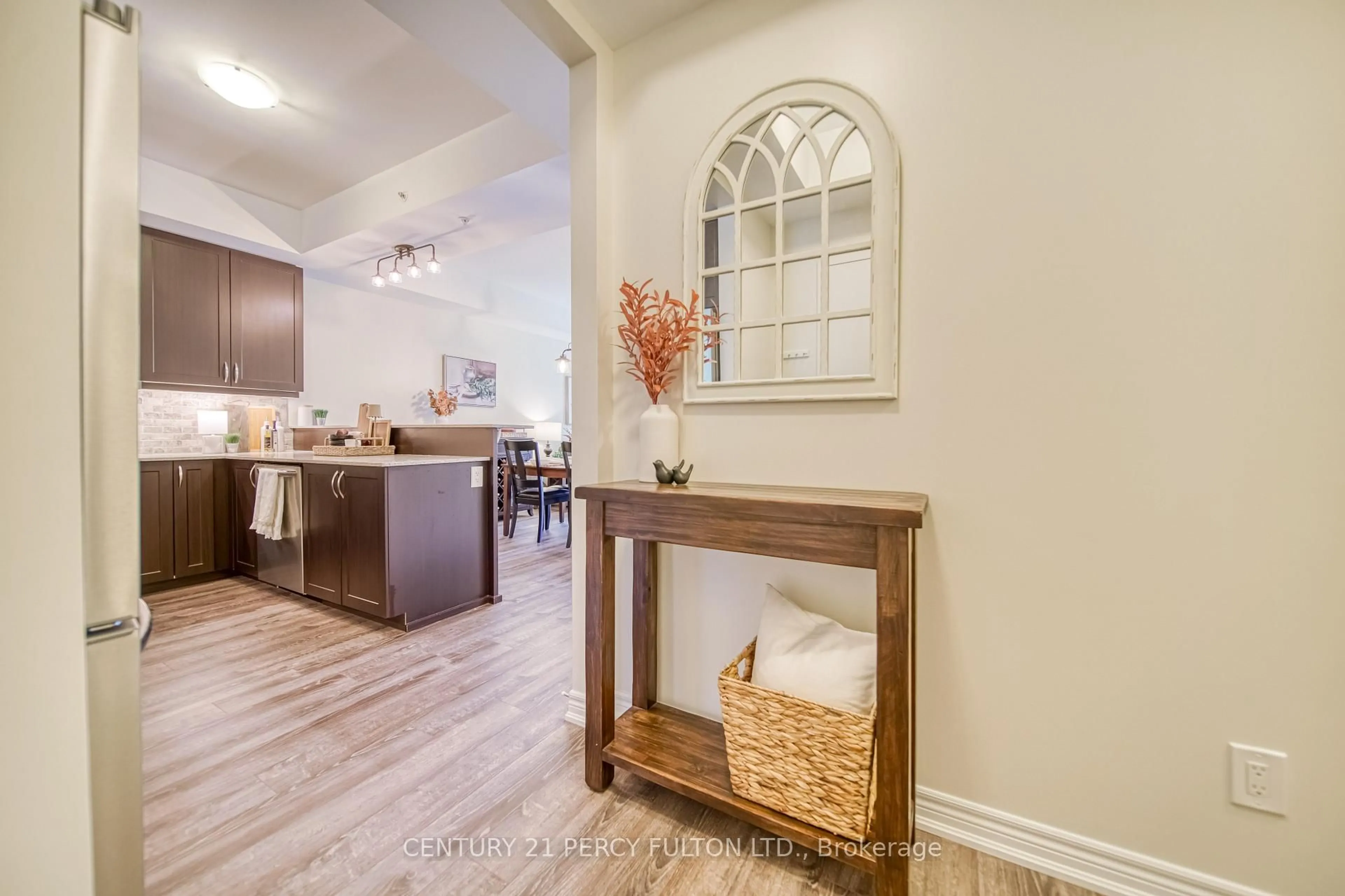 Indoor entryway for 660 Gordon St #302, Whitby Ontario L1N 0L1