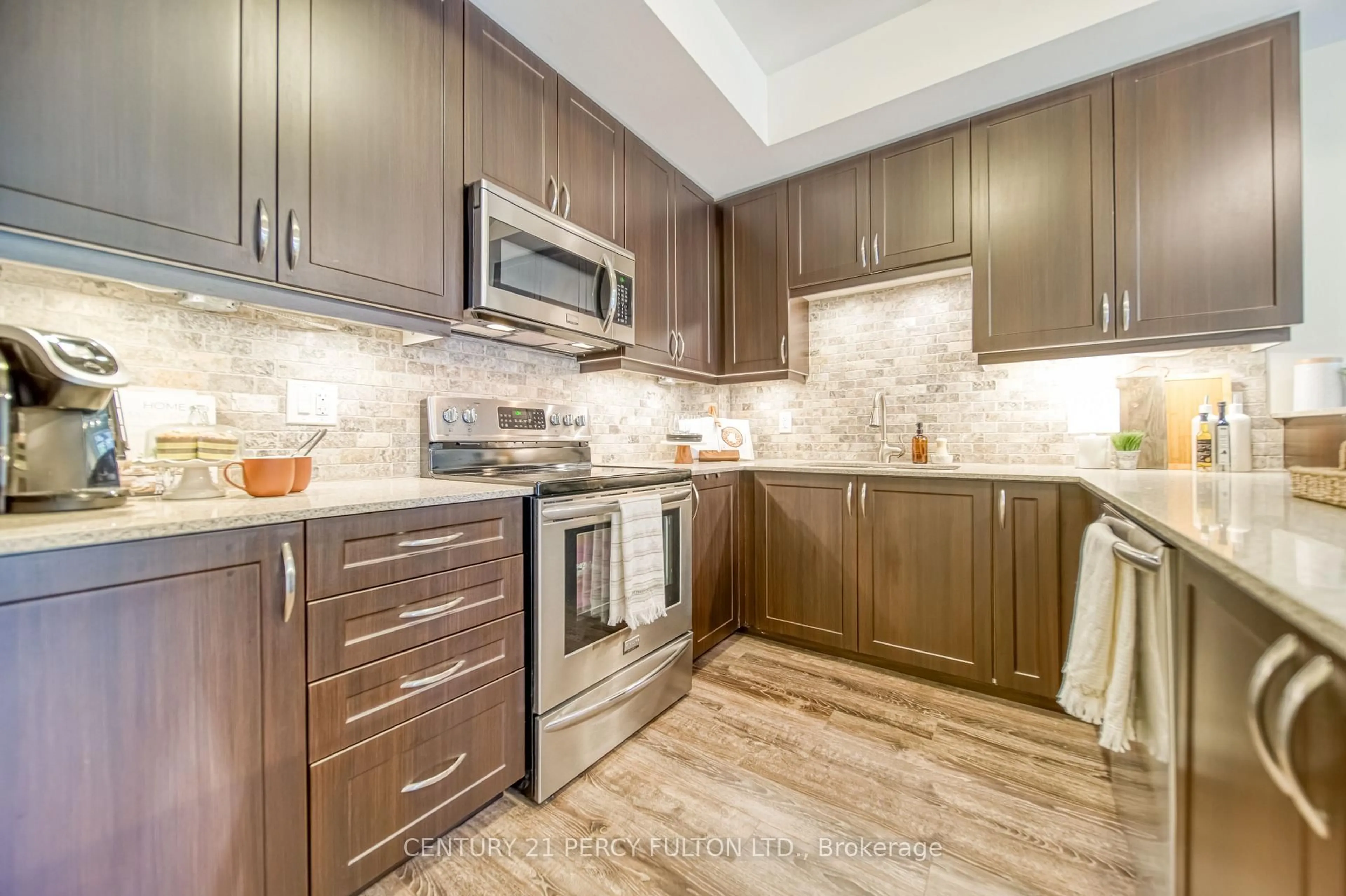 Unknown for 660 Gordon St #302, Whitby Ontario L1N 0L1