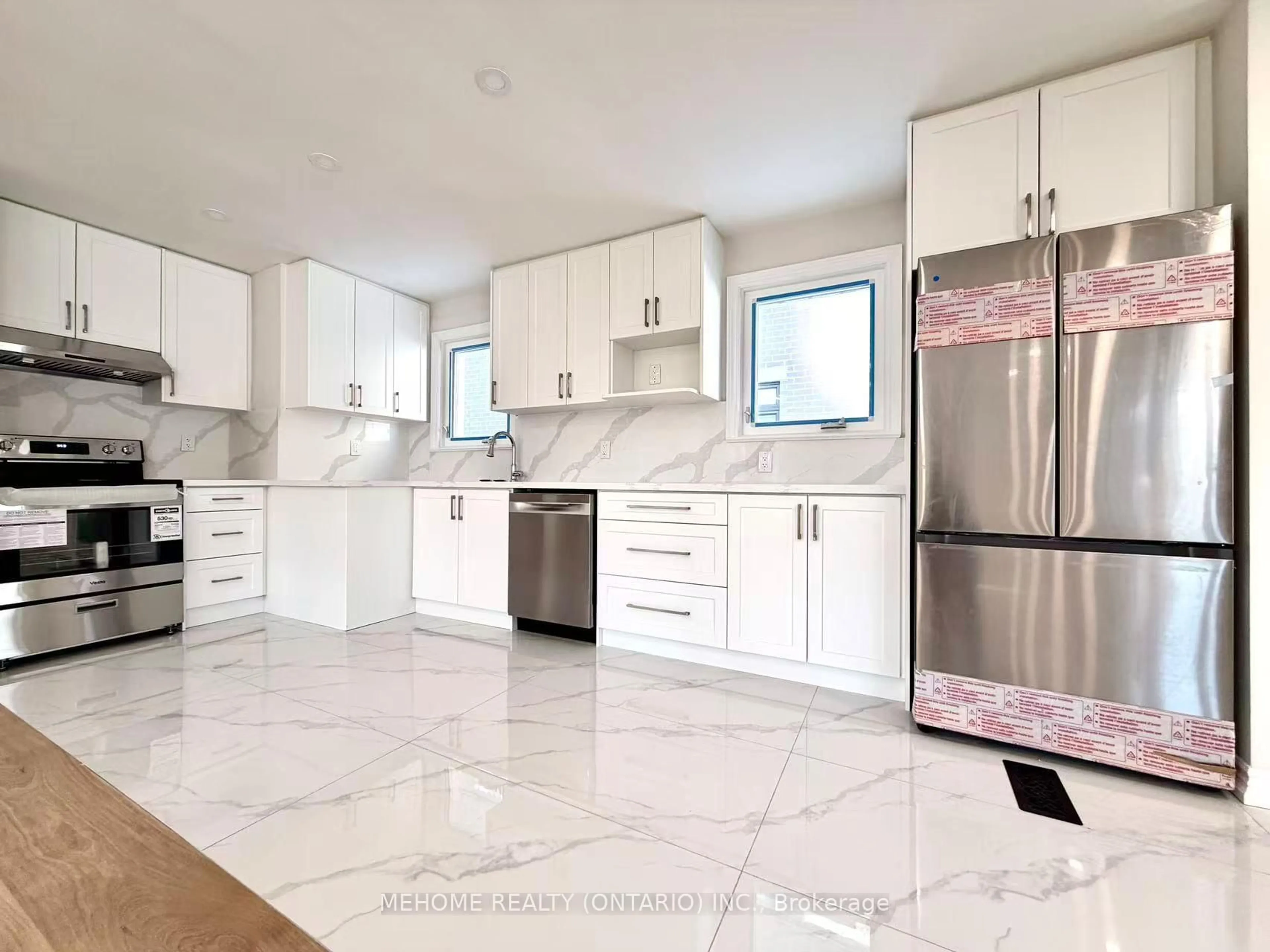 Open concept kitchen, ceramic/tile floor for 6 Clementine Sq, Toronto Ontario M1G 2V7