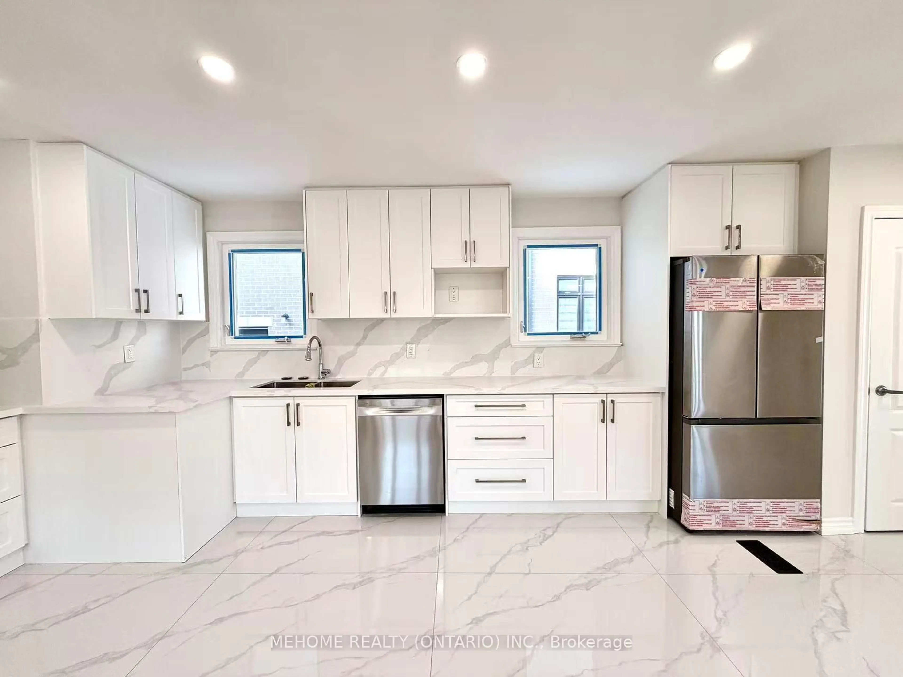Open concept kitchen, ceramic/tile floor for 6 Clementine Sq, Toronto Ontario M1G 2V7