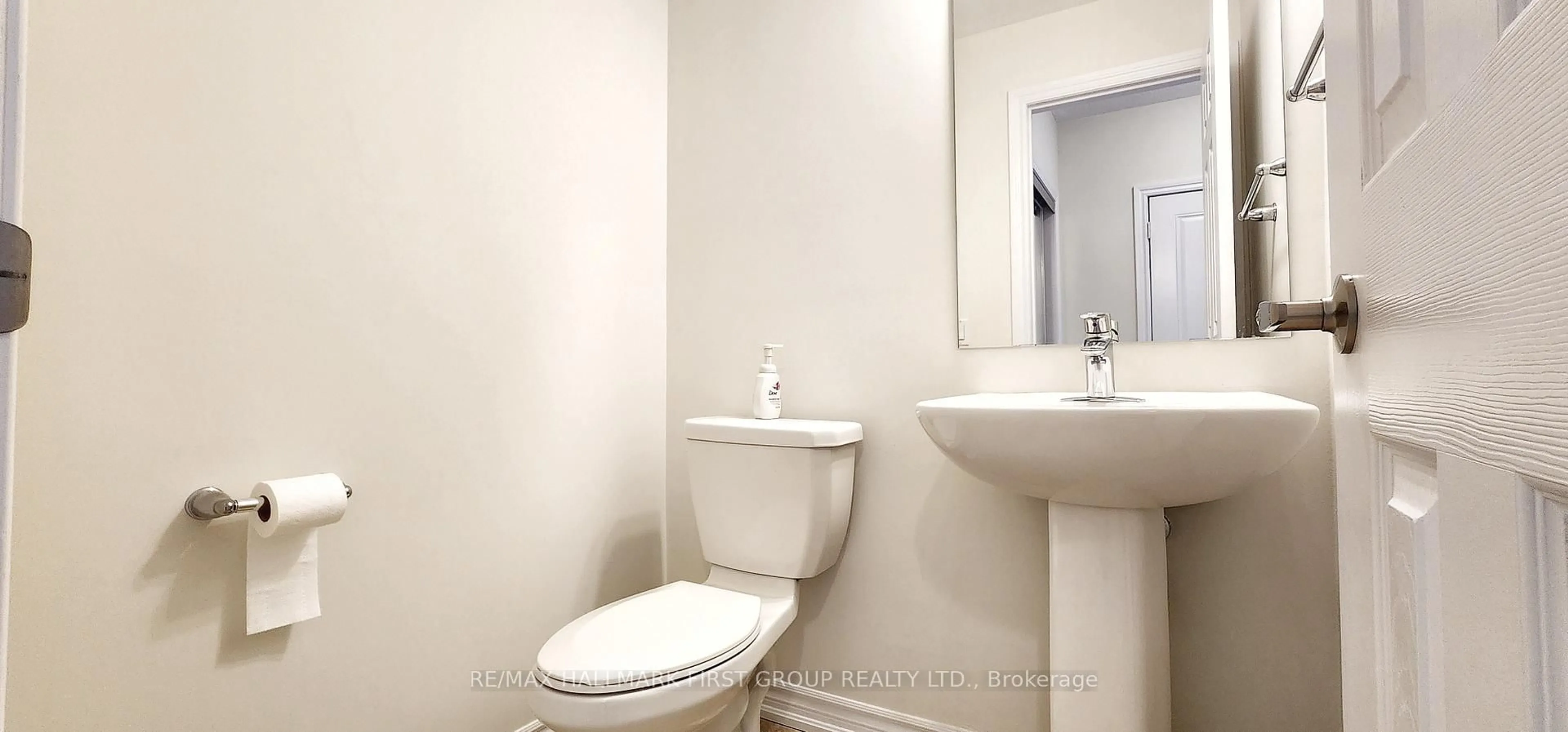 Standard bathroom, unknown for 2448 Steeplechase St, Oshawa Ontario L1L 0J6