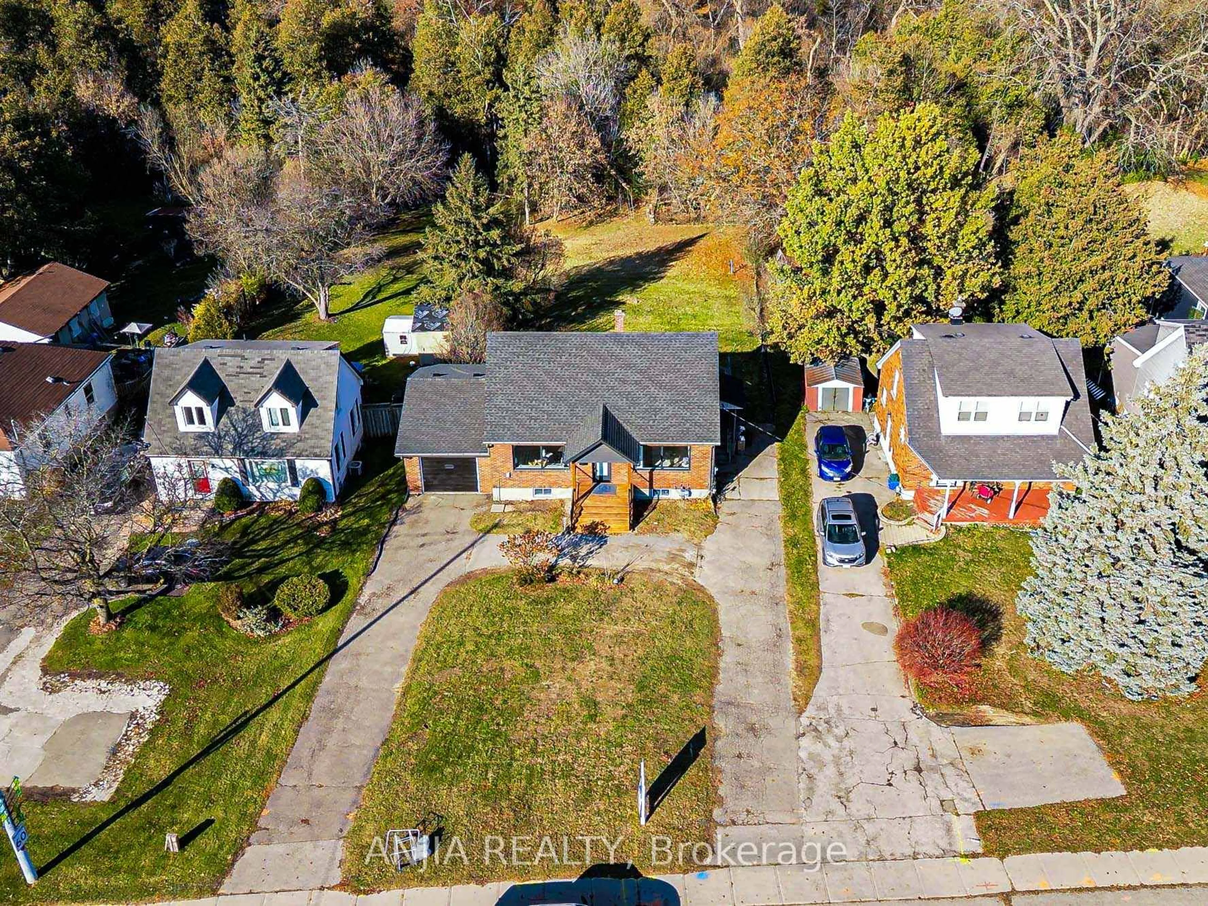 A pic from outside/outdoor area/front of a property/back of a property/a pic from drone, street for 1574 Hwy 2 Rd, Clarington Ontario L1E 2R7