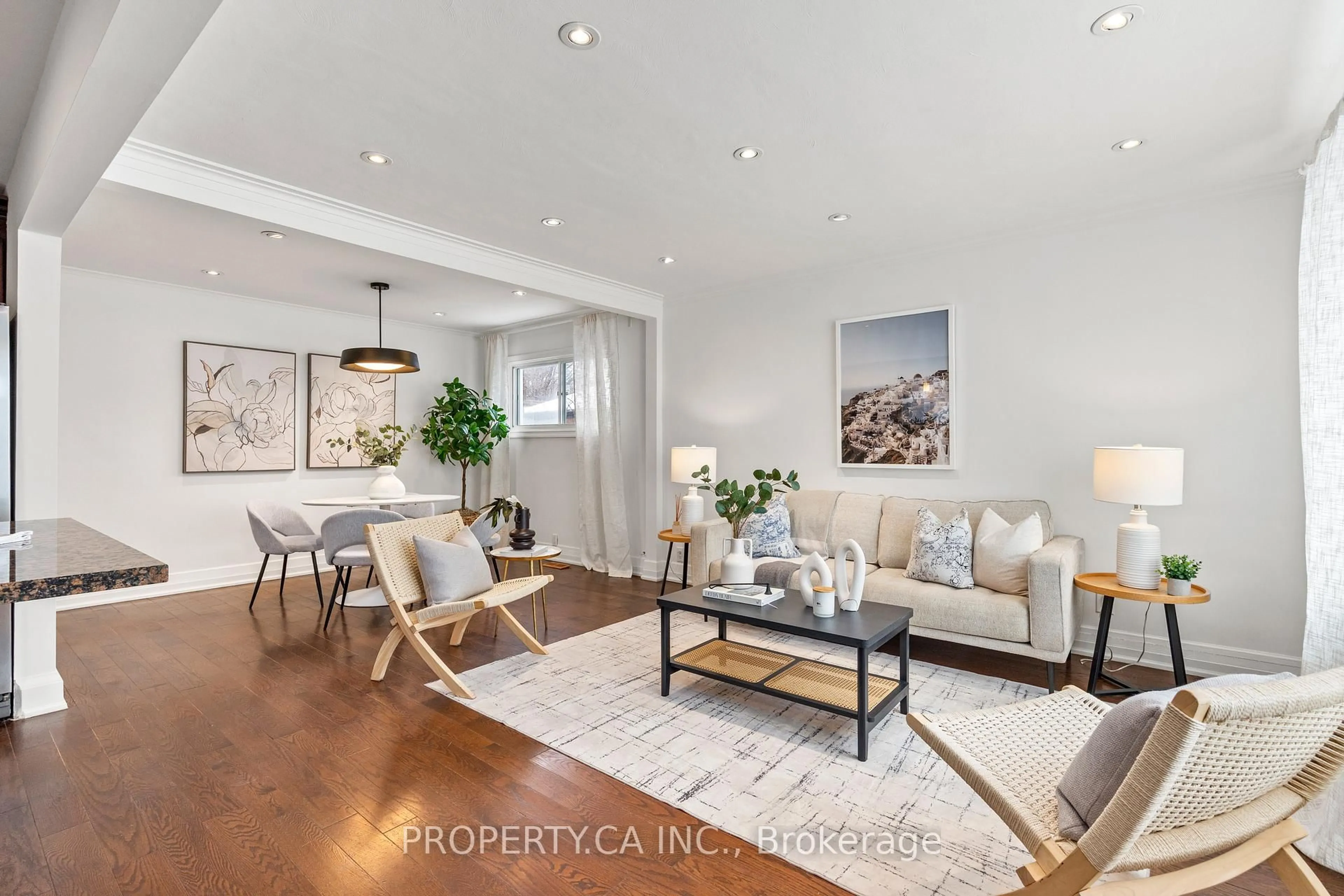 Living room with furniture, unknown for 48 Biscayne Blvd, Toronto Ontario M1R 1A2