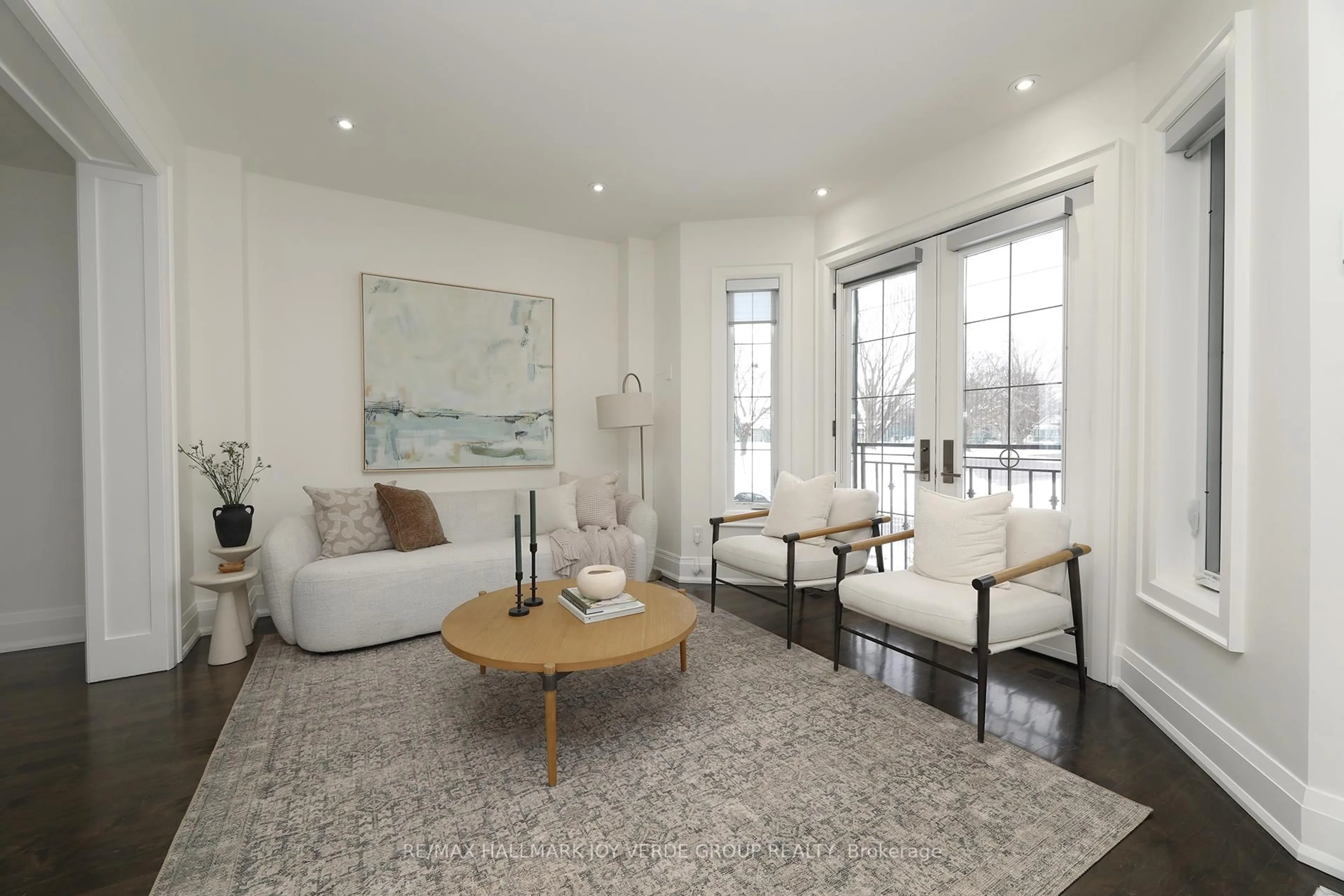 Living room with furniture, unknown for 98 Roosevelt Rd, Toronto Ontario M4J 4T9