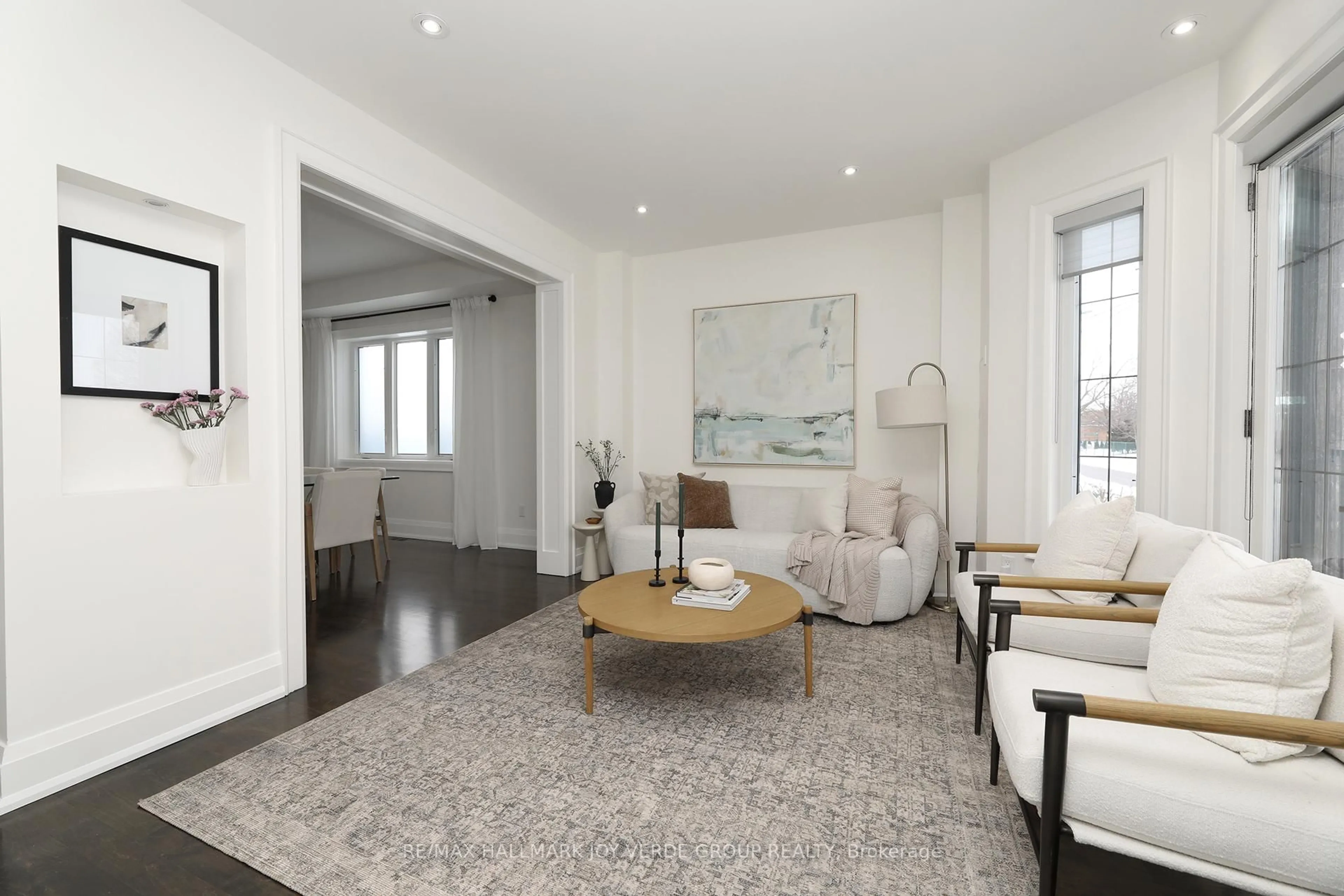 Unknown for 98 Roosevelt Rd, Toronto Ontario M4J 4T9