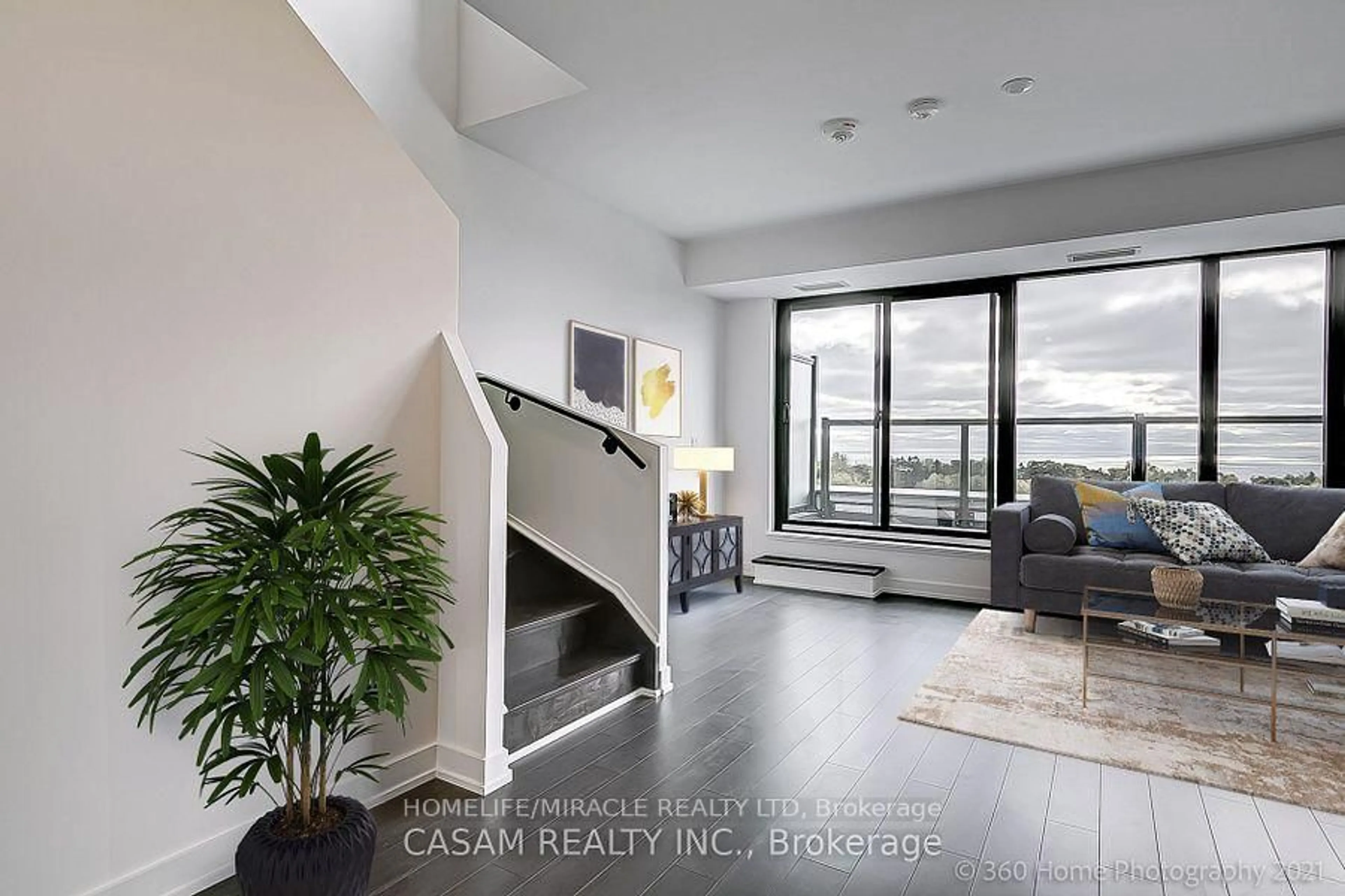 Indoor entryway for 2799 Kingston Rd #923, Toronto Ontario M1M 0E3