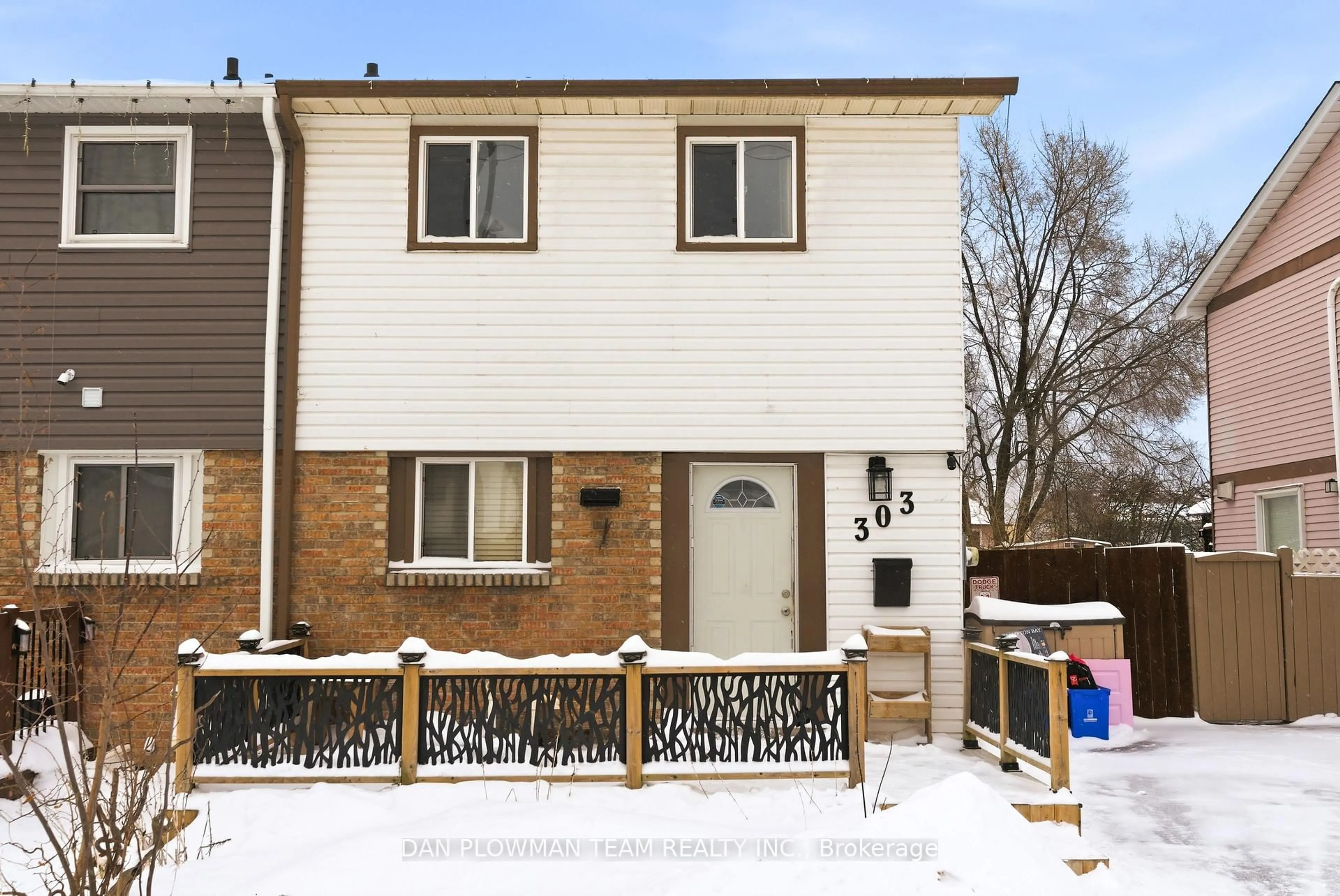 Unknown for 303 Phillip Murray Ave, Oshawa Ontario L1J 1H1