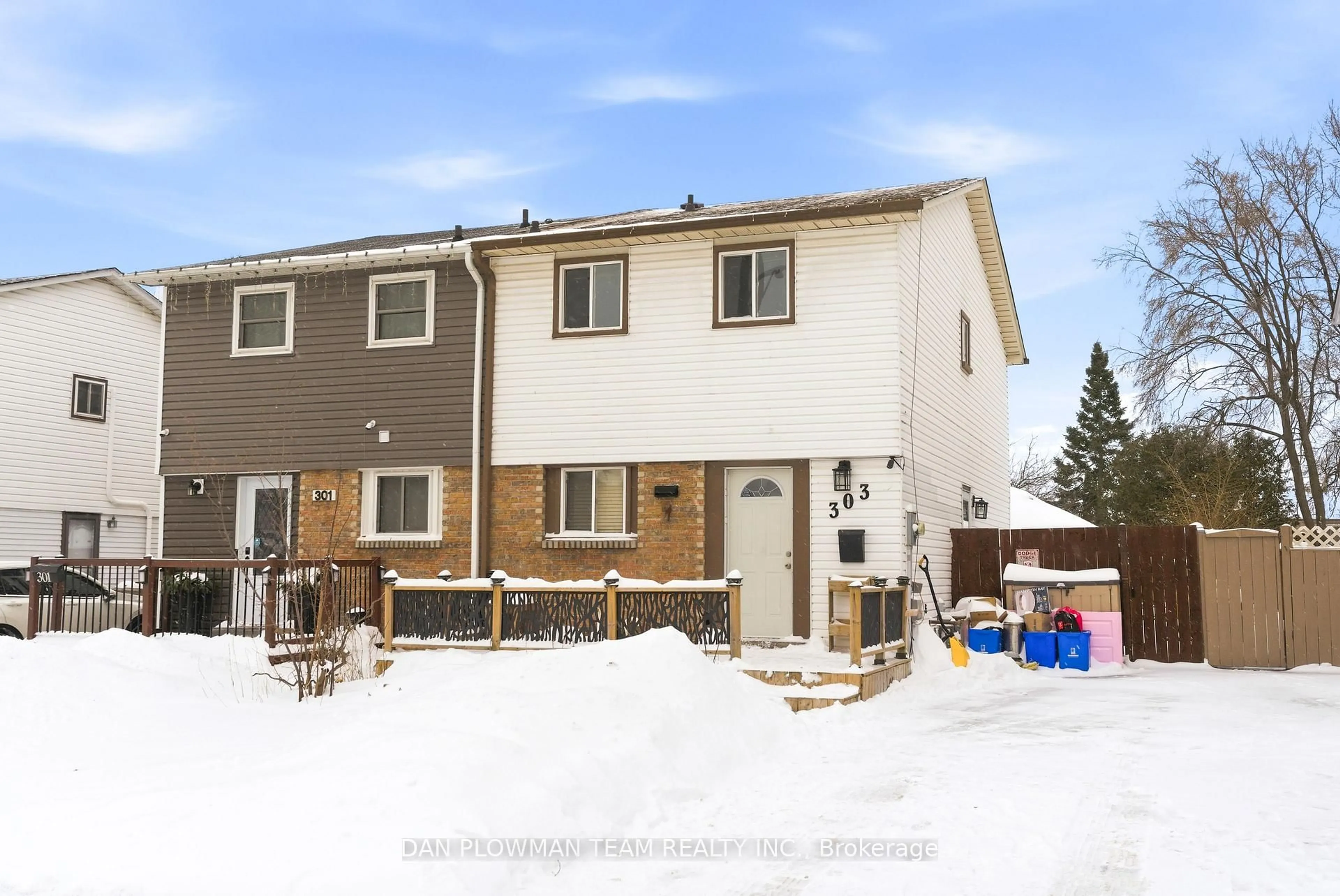 Unknown for 303 Phillip Murray Ave, Oshawa Ontario L1J 1H1