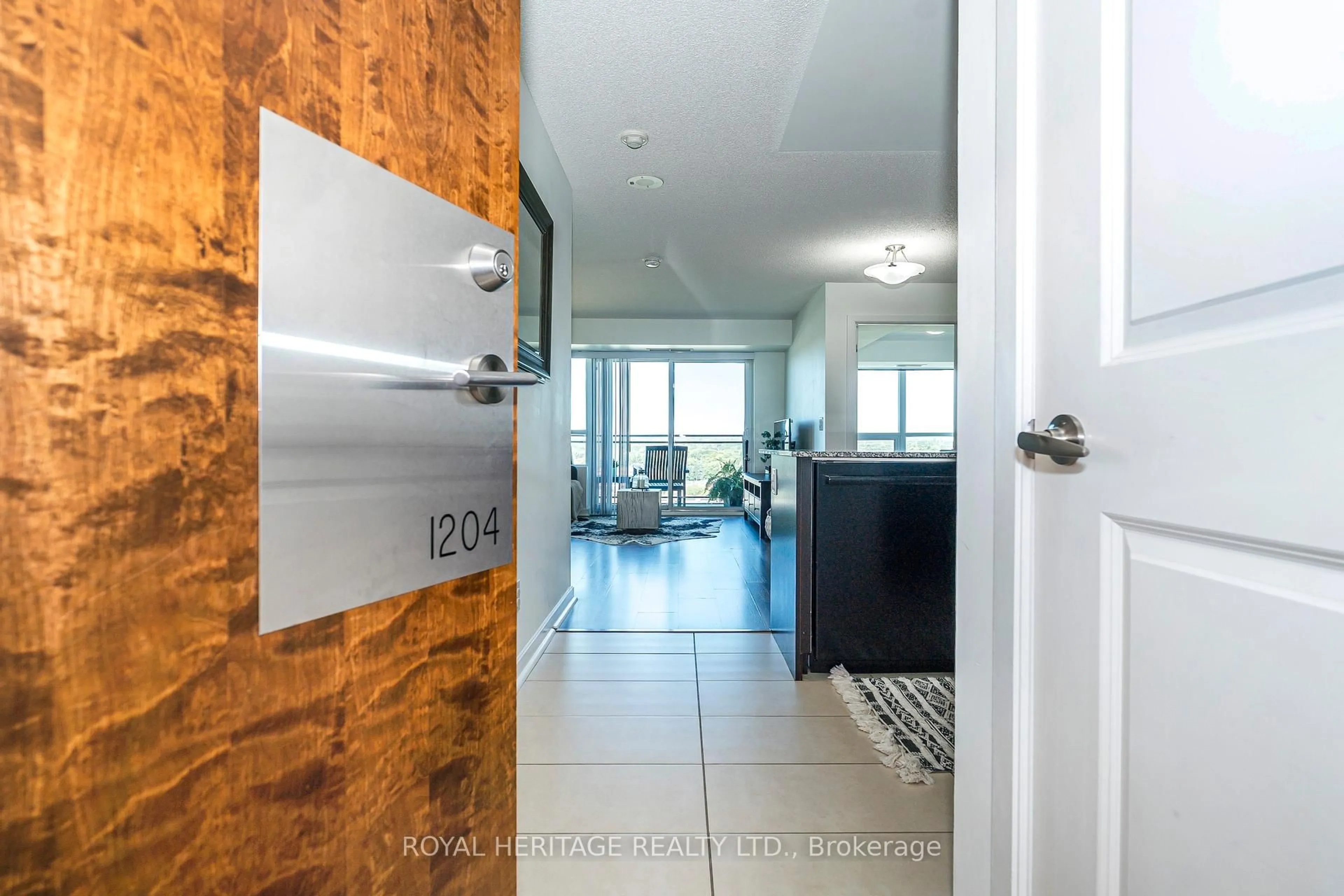 Indoor entryway for 1235 Bayly St #1204, Pickering Ontario L1W 1L7