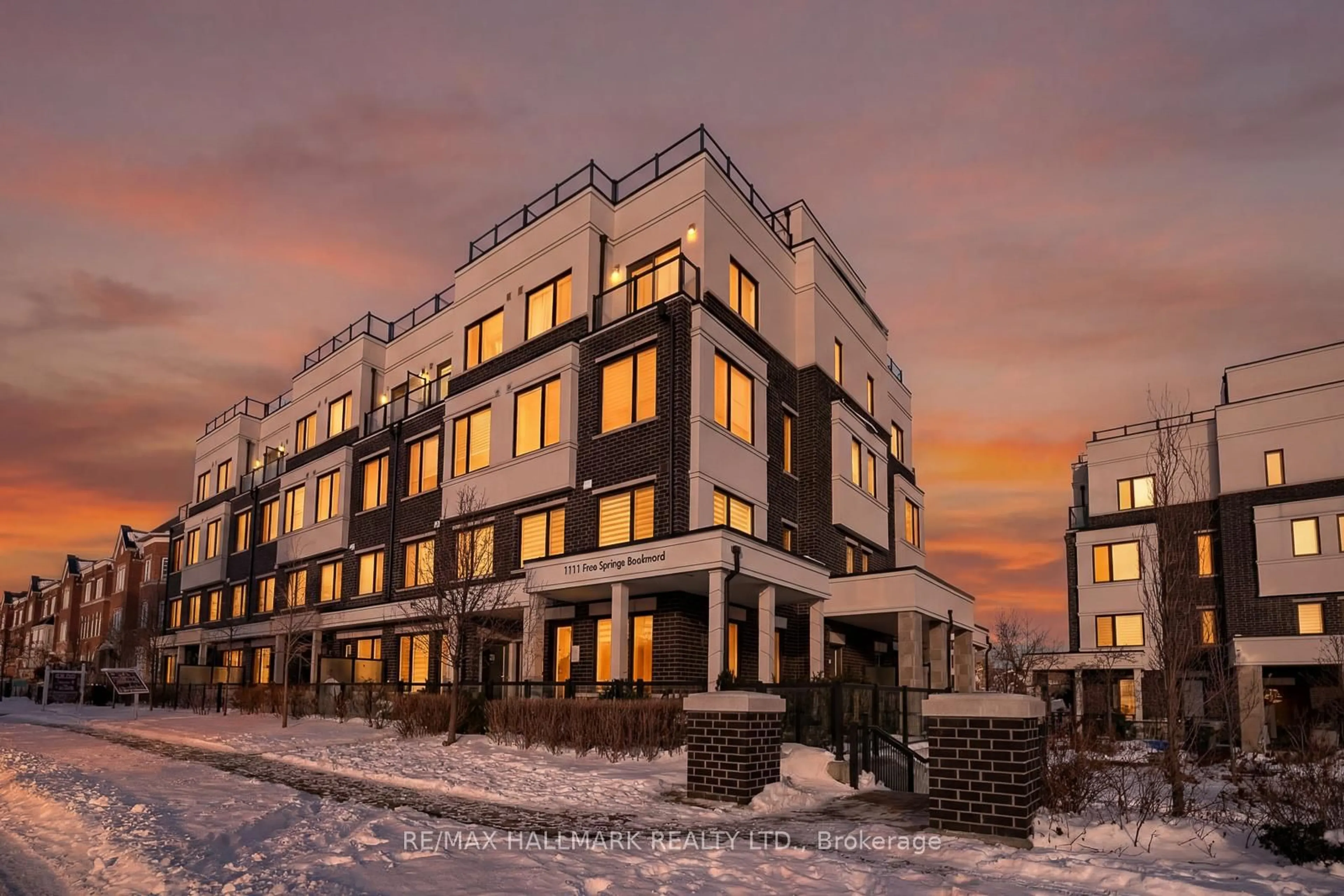 Patio, building for 1711 Pure Springs Blvd #101, Pickering Ontario L1X 0E3