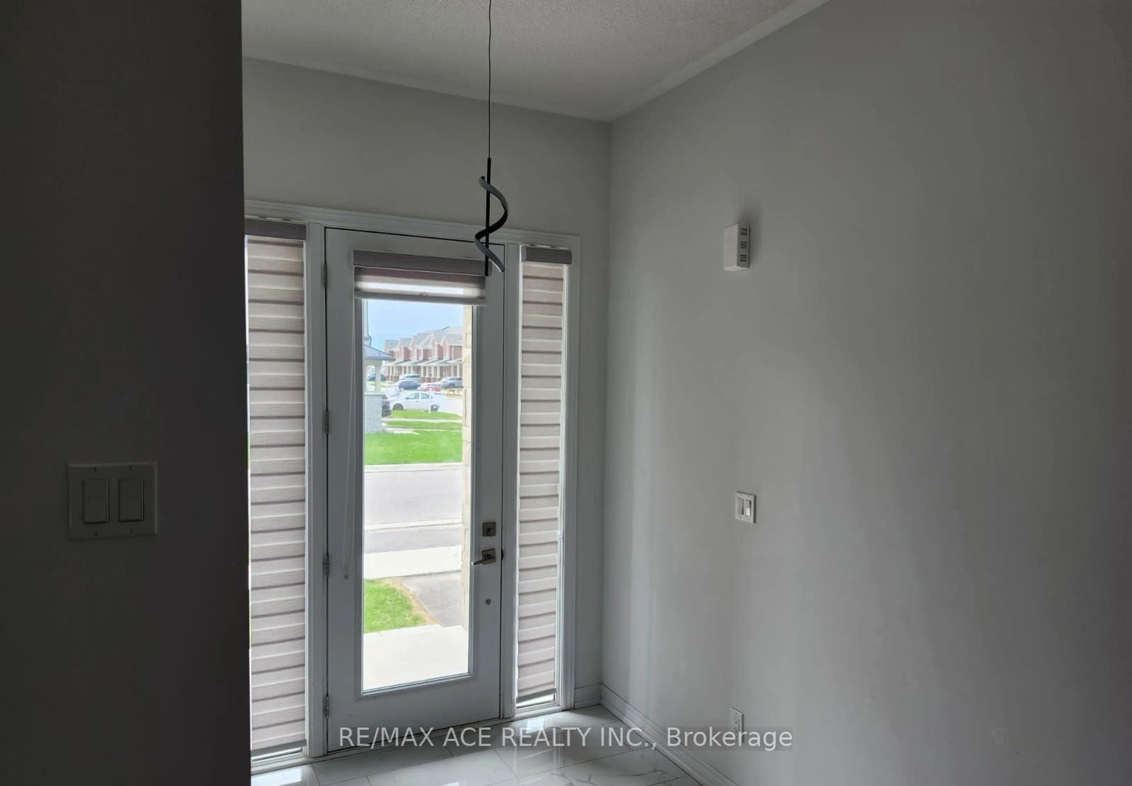 Unknown for 976 Andrew Murdoch St, Oshawa Ontario L1L 0S2