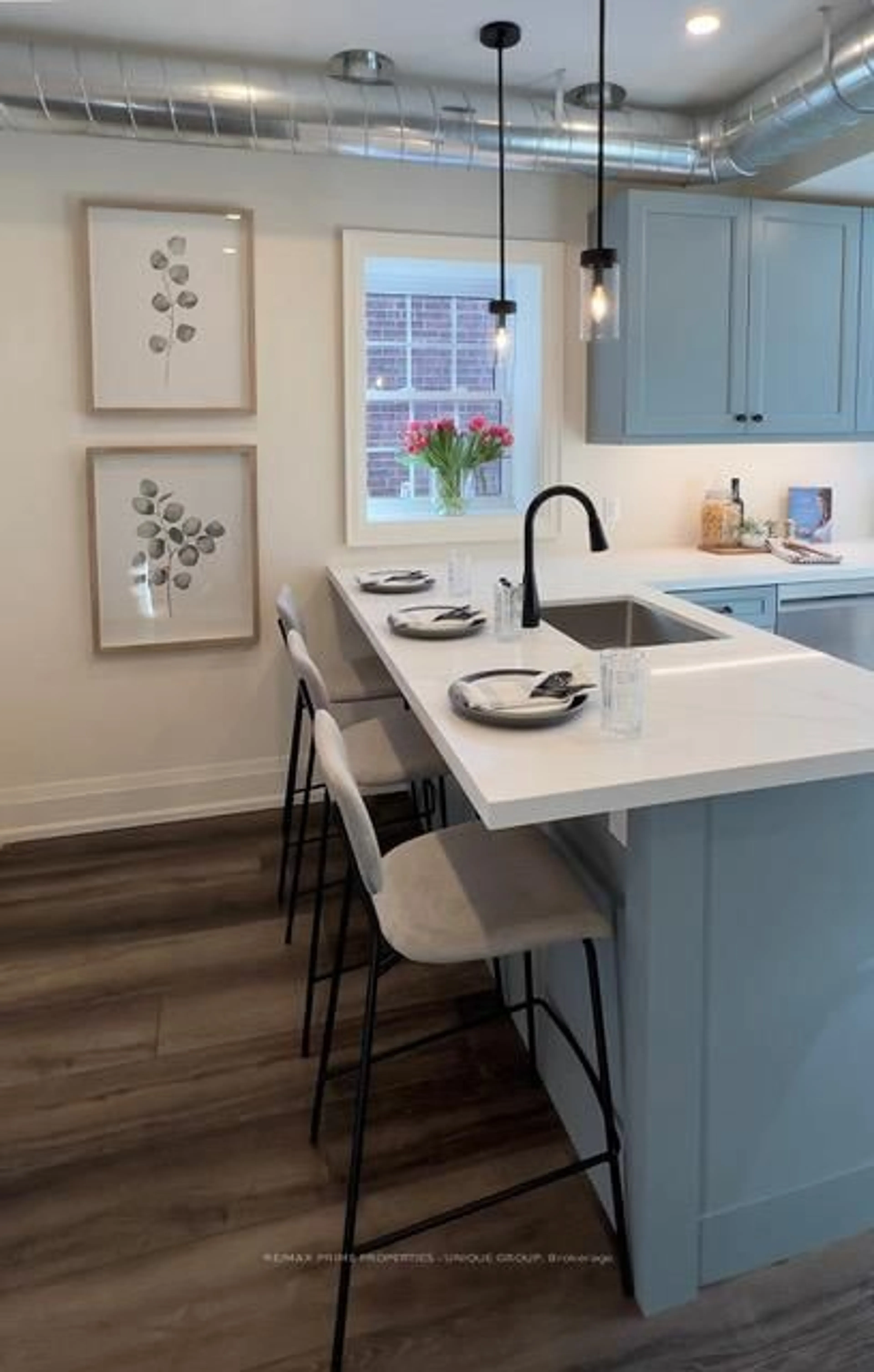 Contemporary kitchen, unknown for 633 Milverton Blvd, Toronto Ontario M4C 1X8