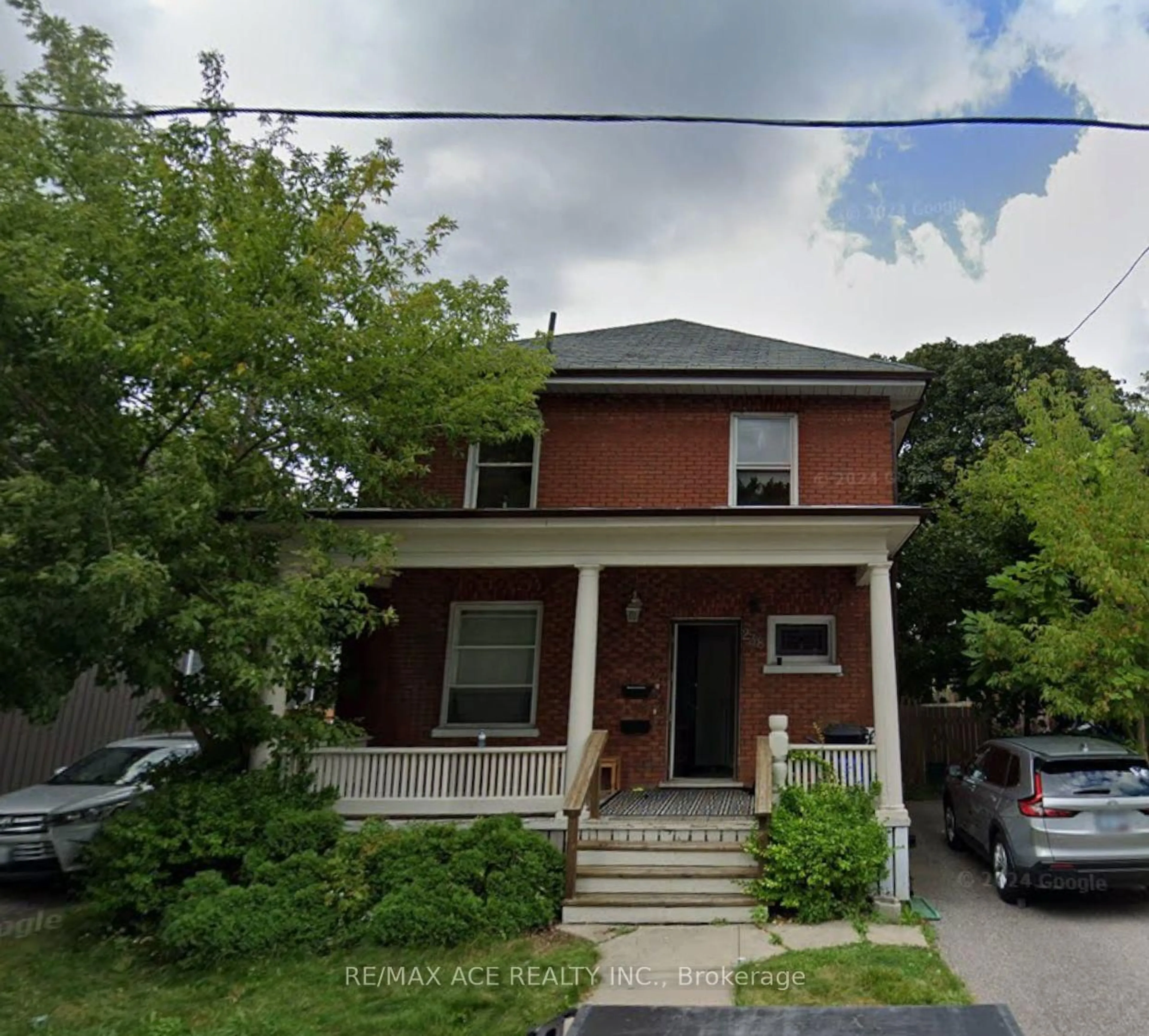 Home with brick exterior material, street for 238 Mary St, Oshawa Ontario L1G 5C4