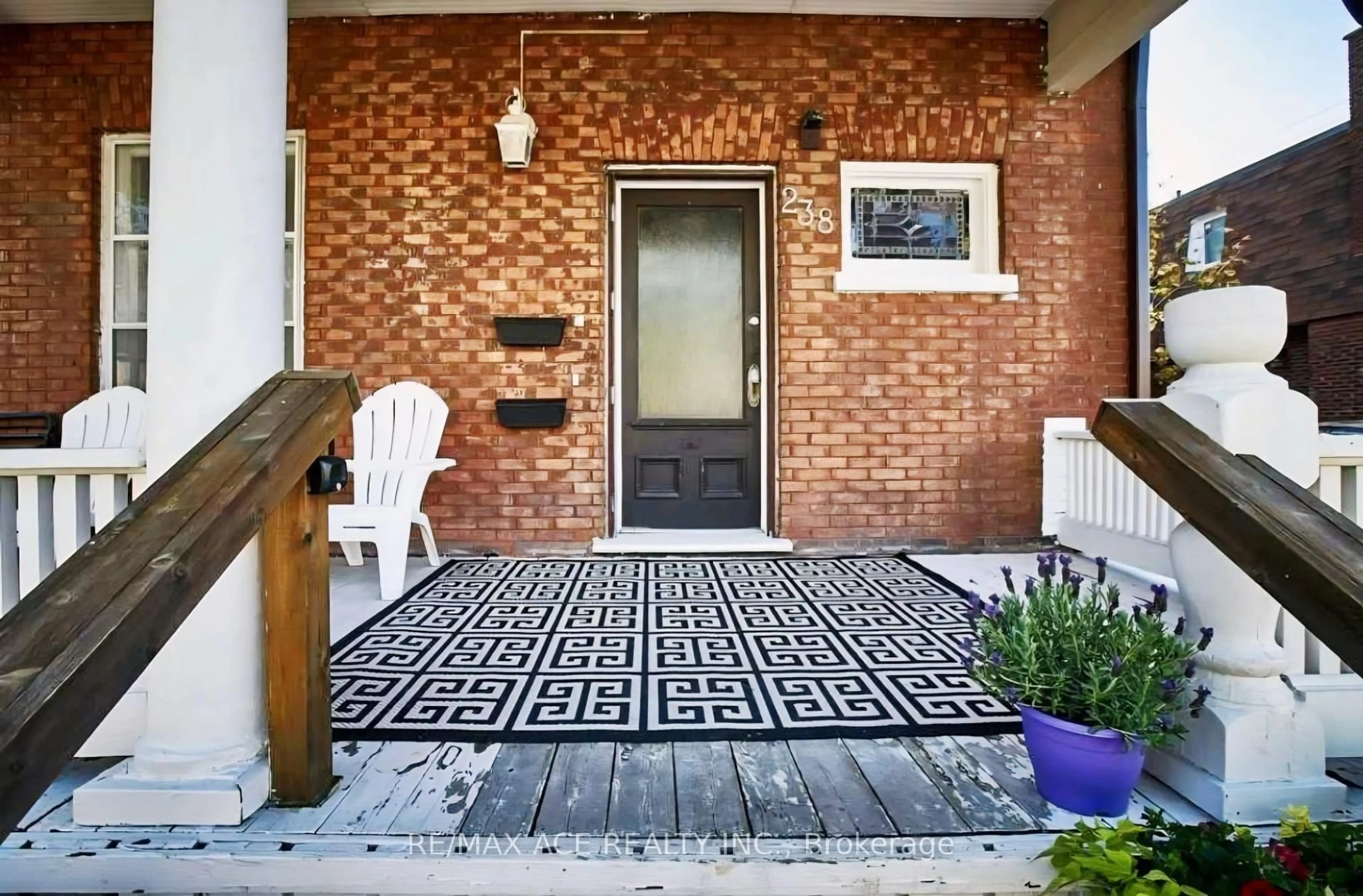 Home with brick exterior material, street for 238 Mary St, Oshawa Ontario L1G 5C4