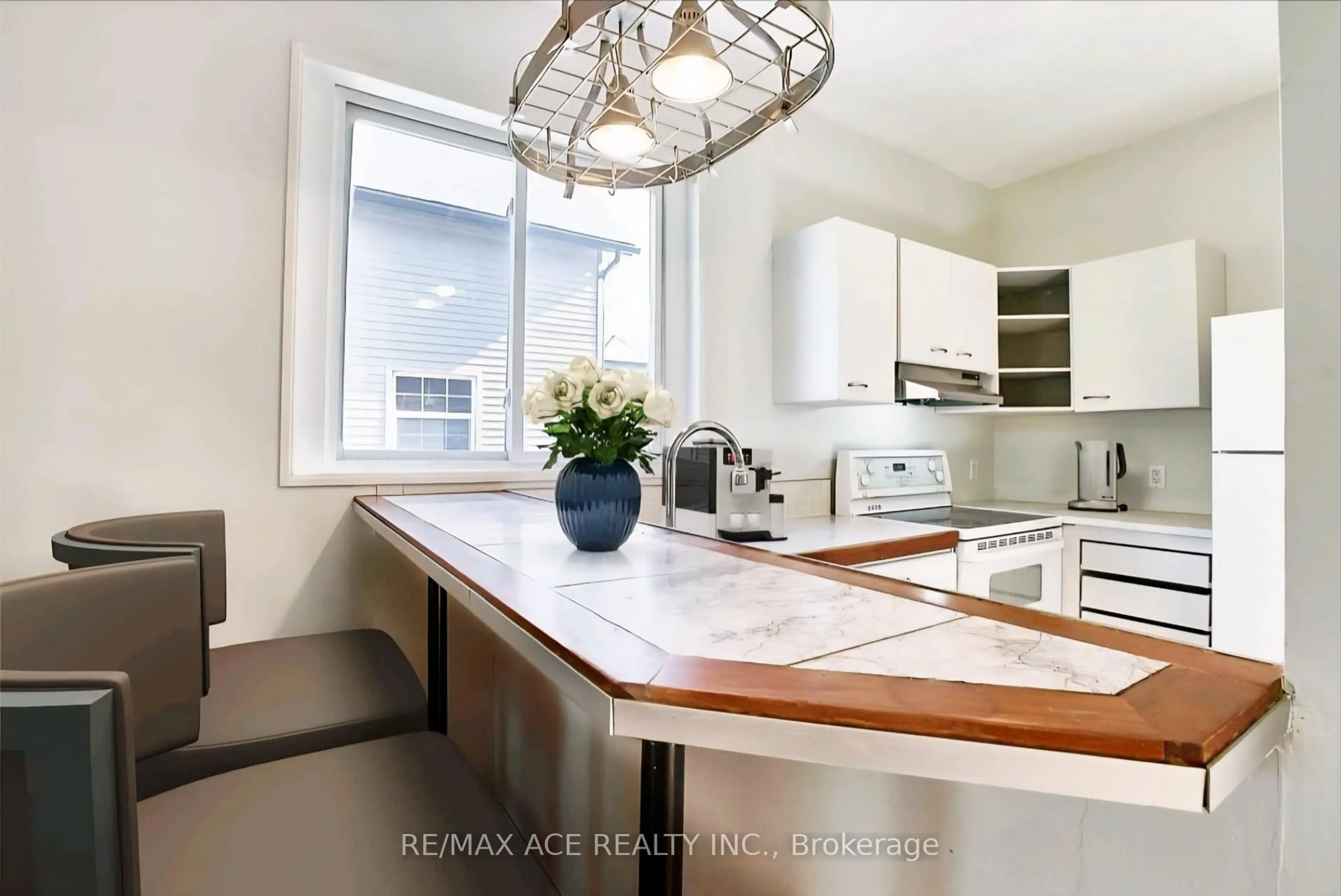 Contemporary kitchen, ceramic/tile floor for 238 Mary St, Oshawa Ontario L1G 5C4